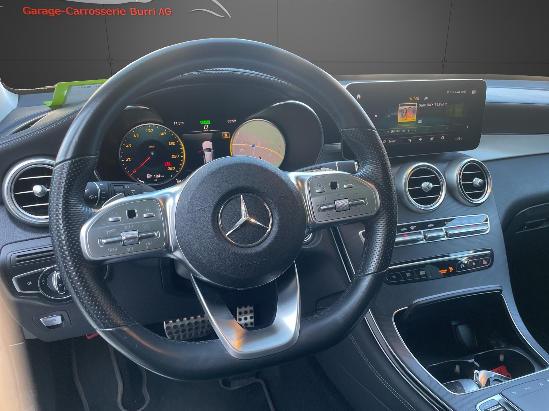 MERCEDES-BENZ GLC 300 AMG Line 4Matic 9G-Tronic-image-12