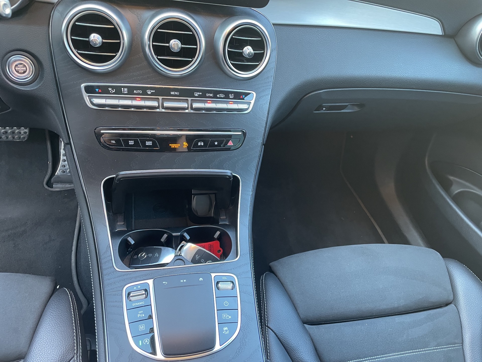 MERCEDES-BENZ GLC 300 AMG Line 4Matic 9G-Tronic-image-11