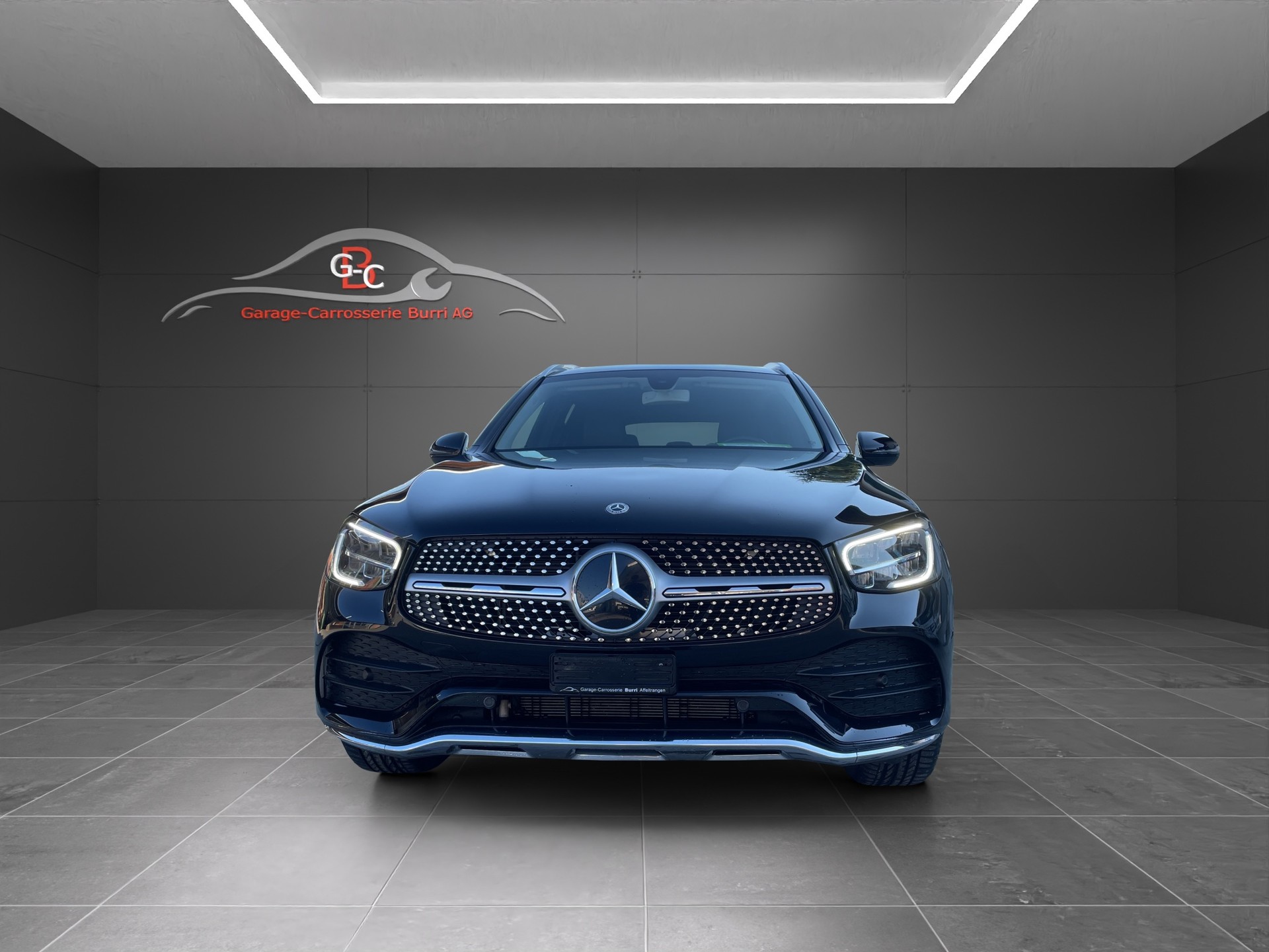 MERCEDES-BENZ GLC 300 AMG Line 4Matic 9G-Tronic-image-1