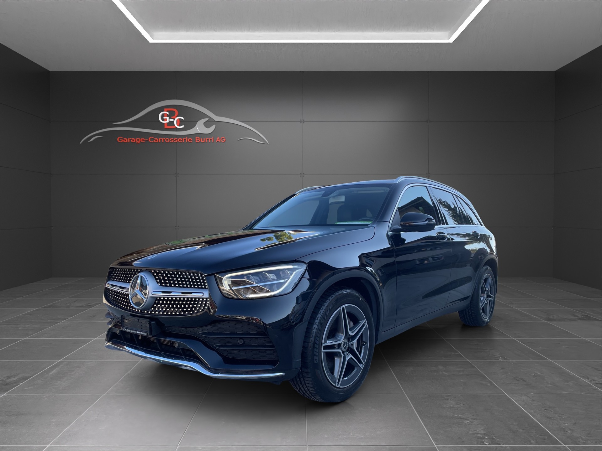 MERCEDES-BENZ GLC 300 AMG Line 4Matic 9G-Tronic-image-0