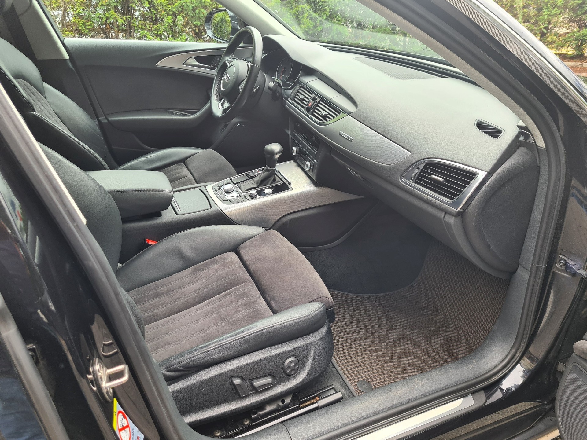 AUDI A6 allroad 3.0 TDI V6 quattro S-tronic-image-8