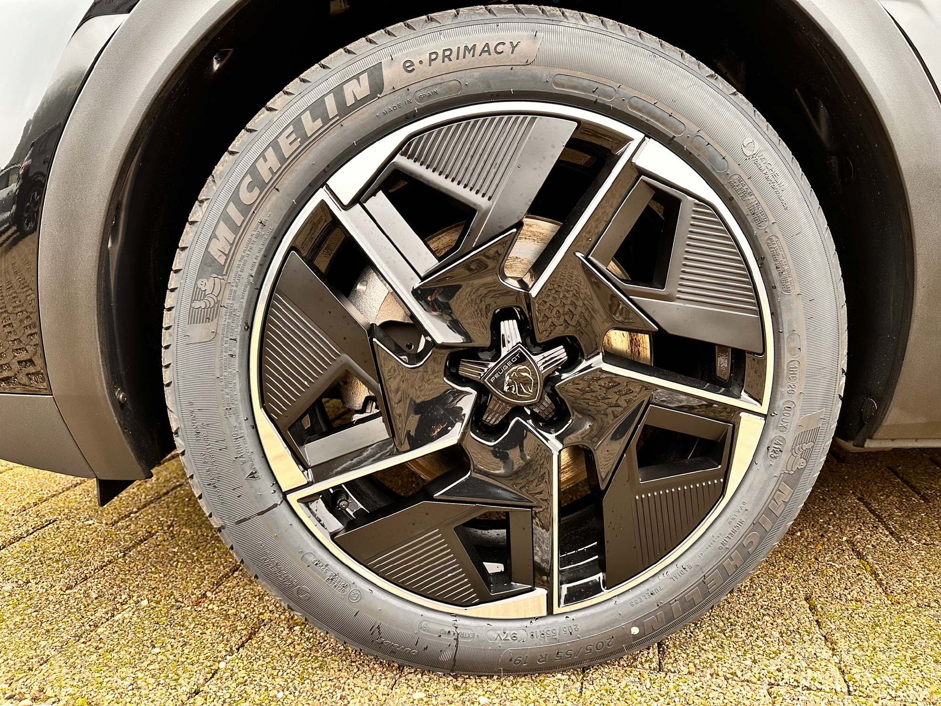 PEUGEOT 408 1.6 PHEV GT-image-3