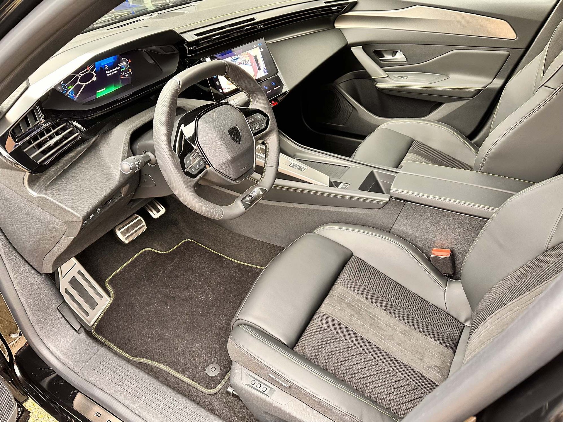 PEUGEOT 408 1.6 PHEV GT-image-9