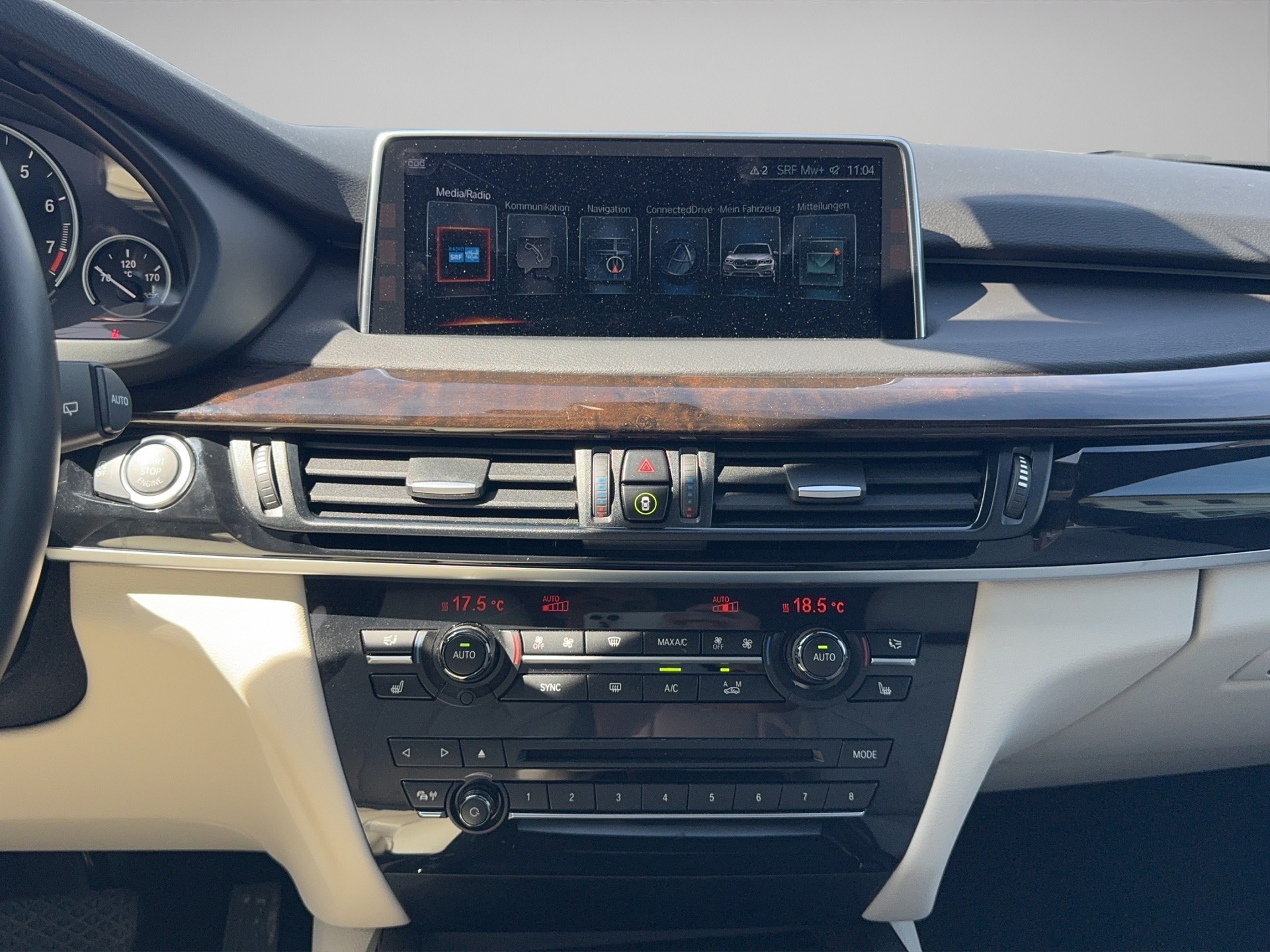 BMW X5 xDrive 50i Steptronic-image-11