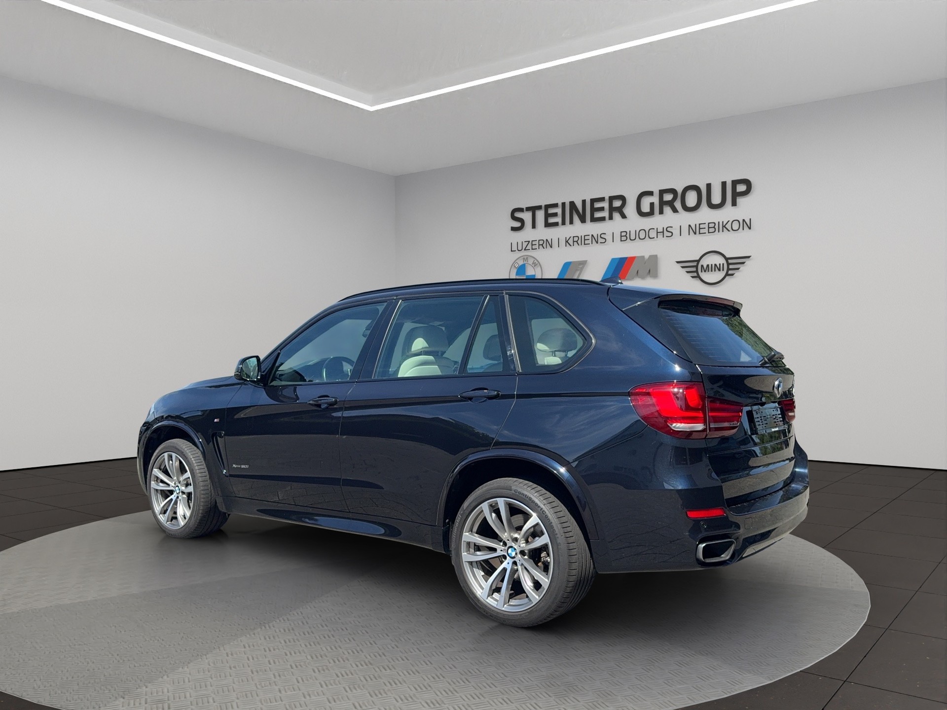 BMW X5 xDrive 50i Steptronic-image-2