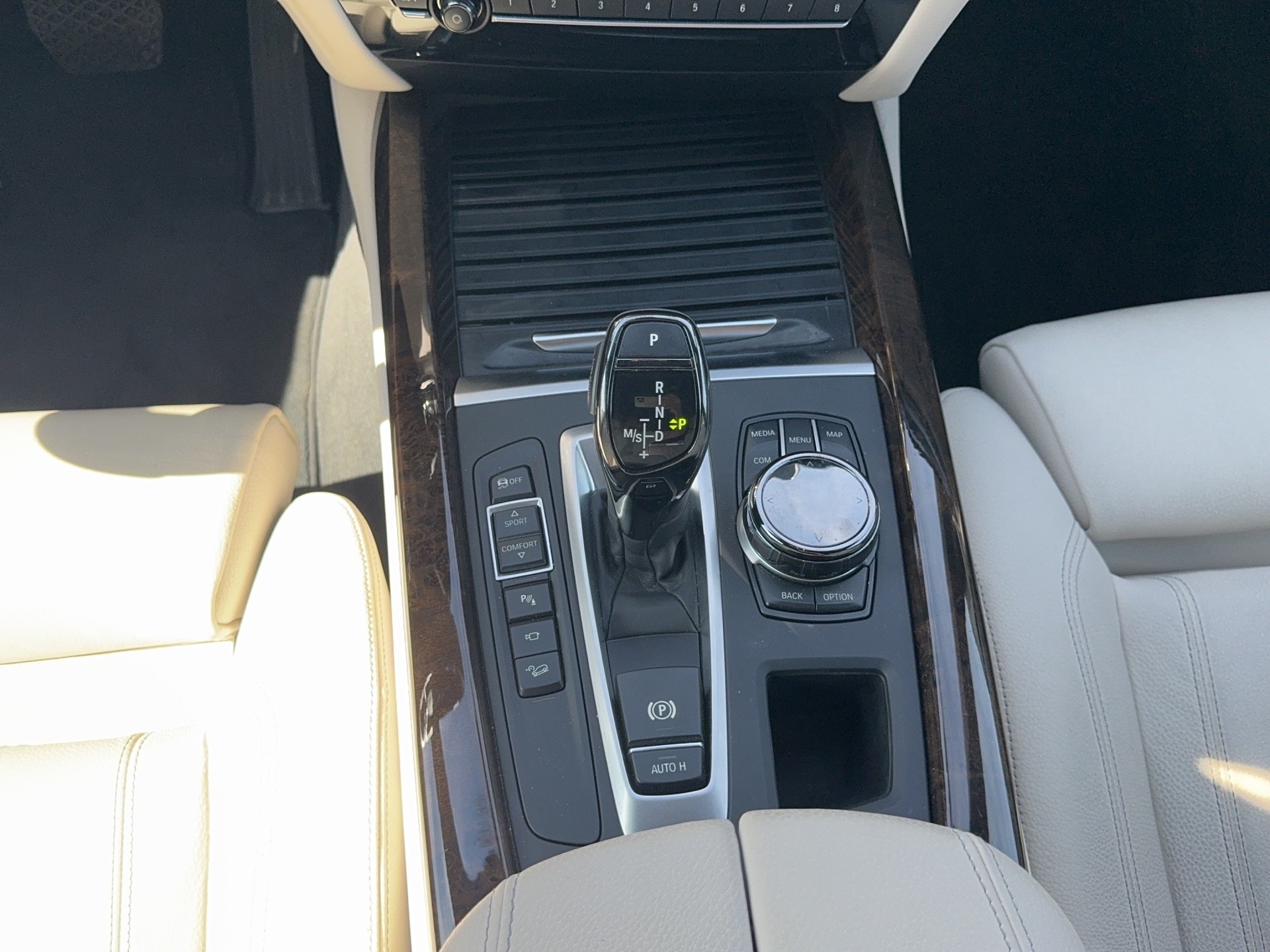 BMW X5 xDrive 50i Steptronic-image-10
