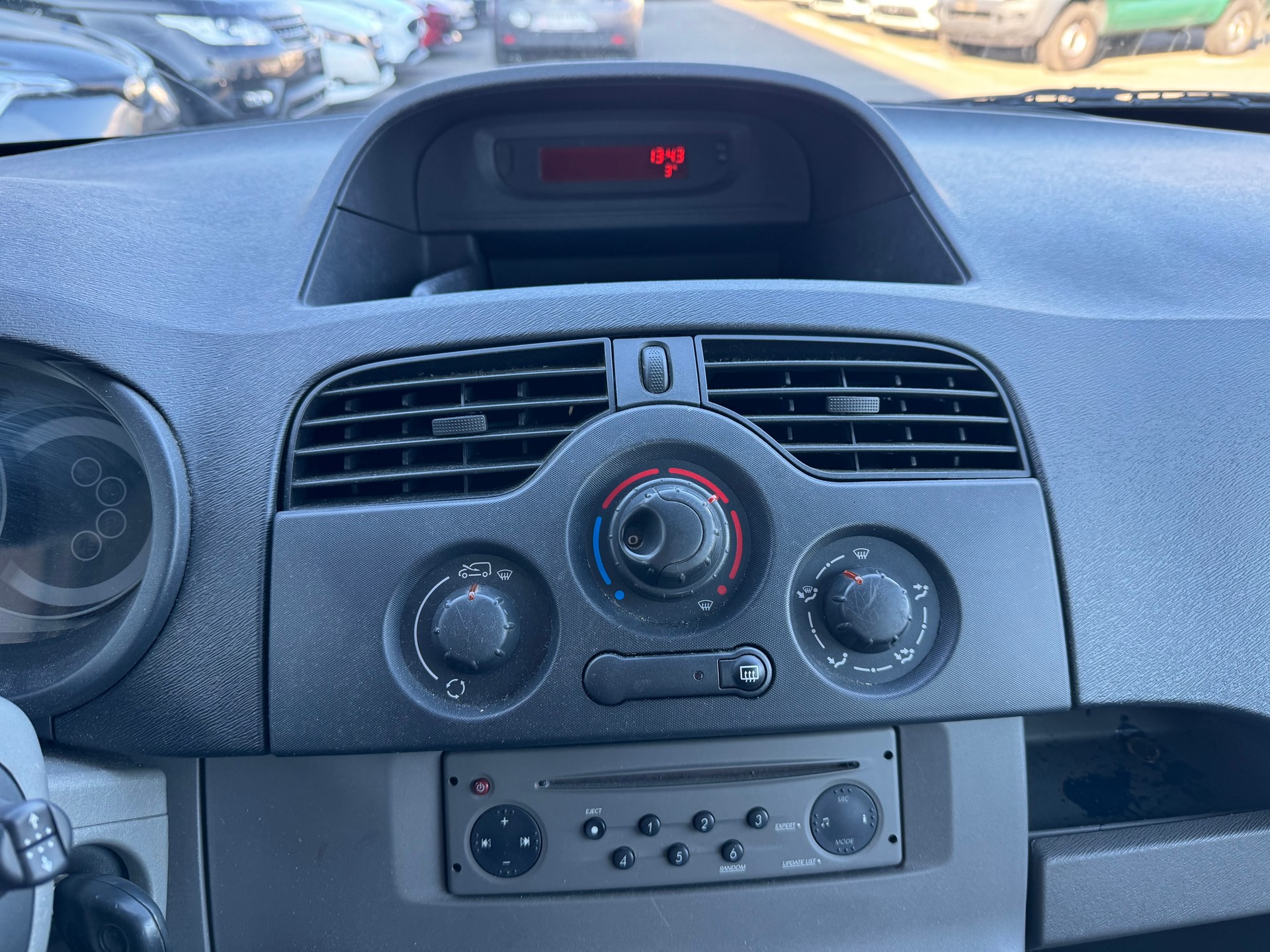 RENAULT Kangoo 1.6 16V Dynamique-image-12