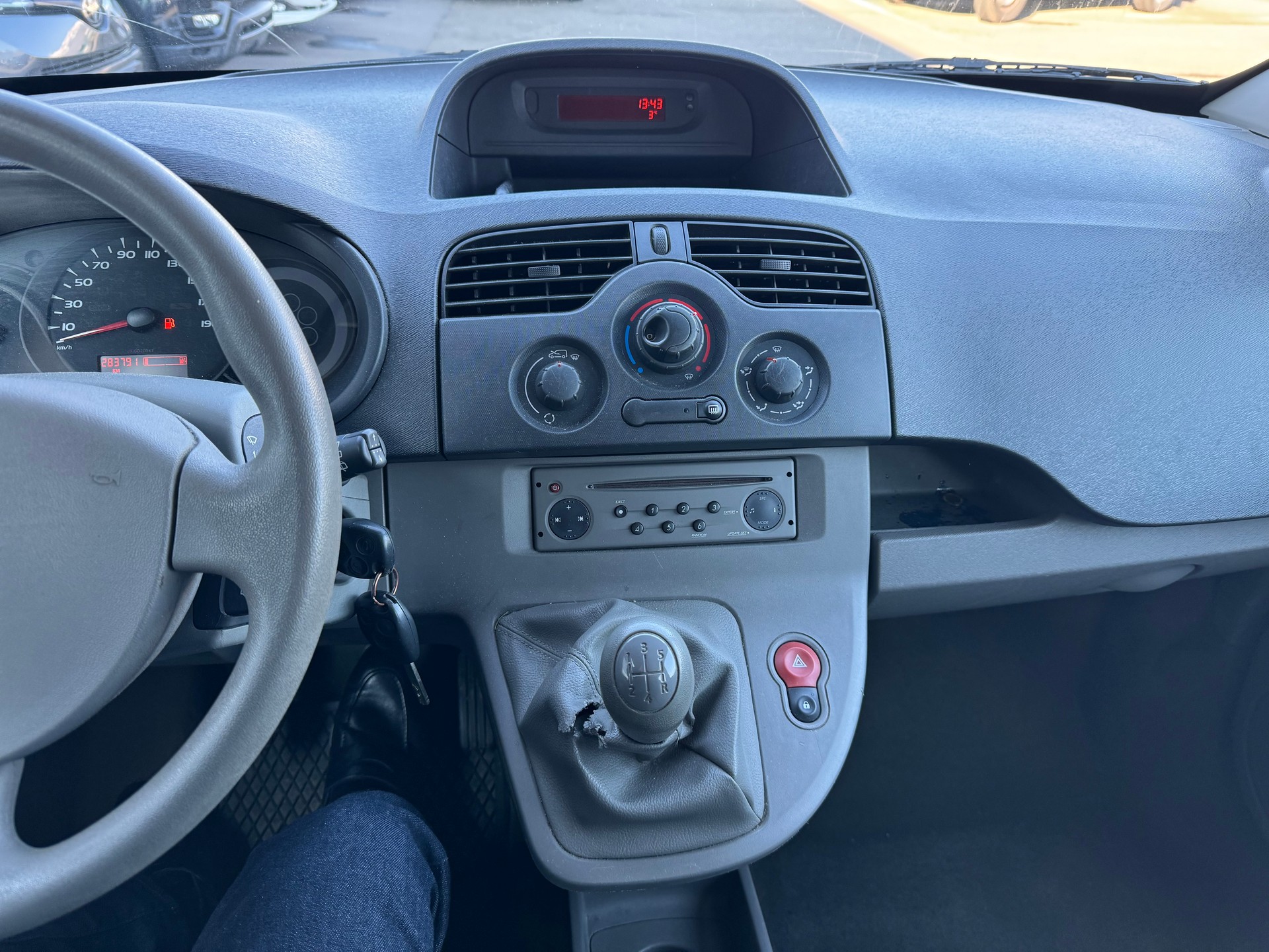 RENAULT Kangoo 1.6 16V Dynamique-image-13
