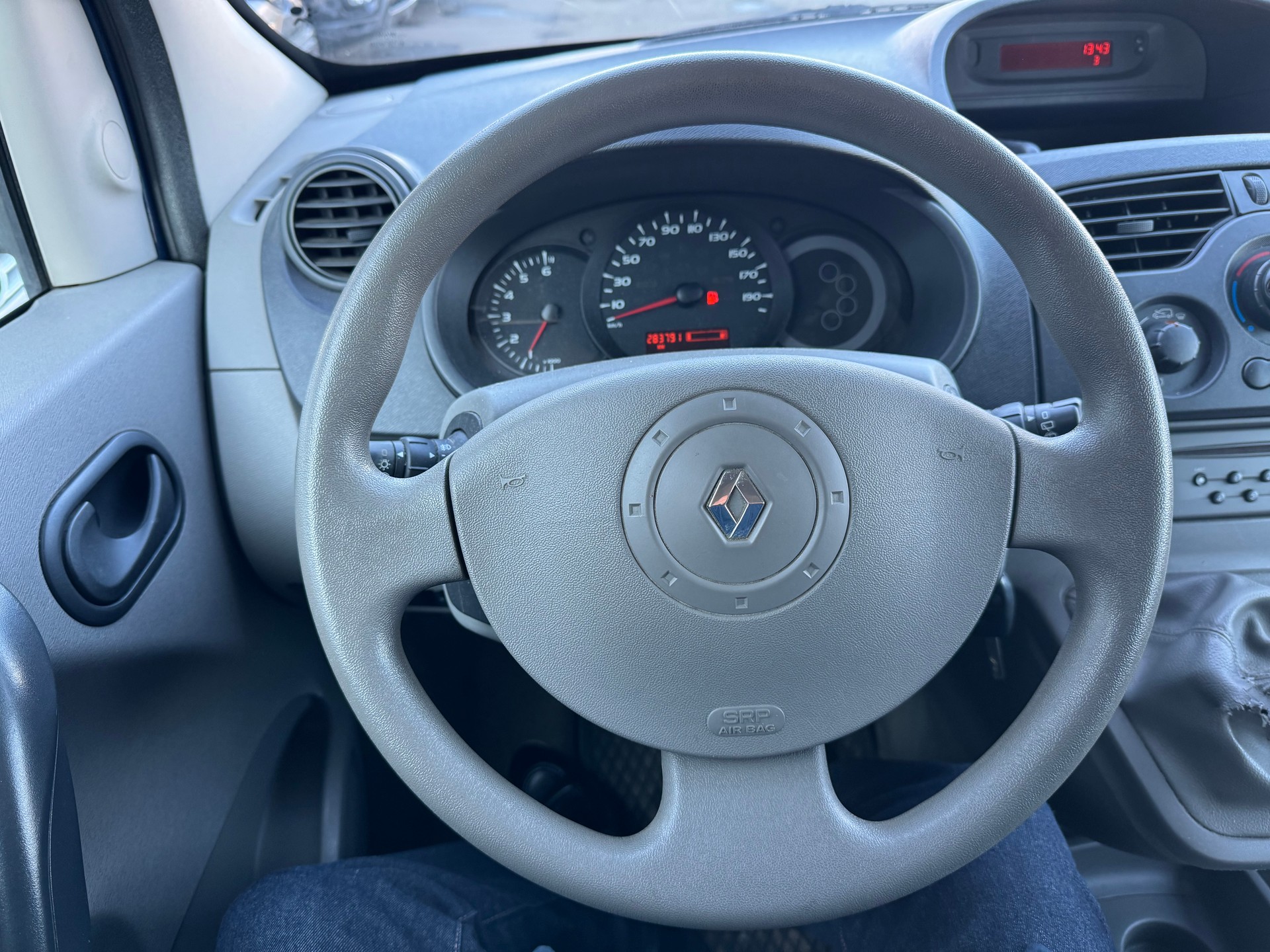 RENAULT Kangoo 1.6 16V Dynamique-image-10
