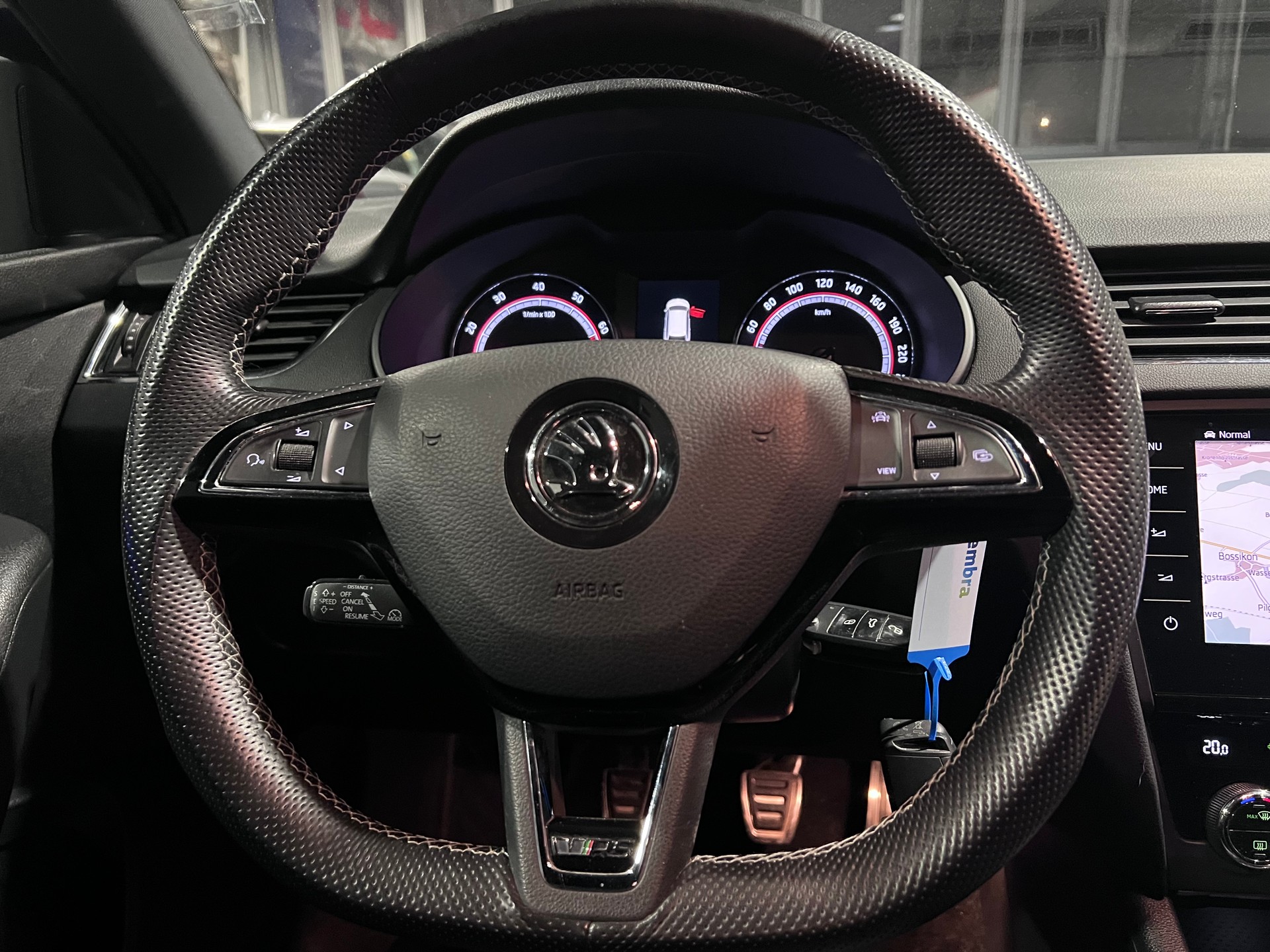 SKODA Octavia Combi 2.0 TSI RS-image-18