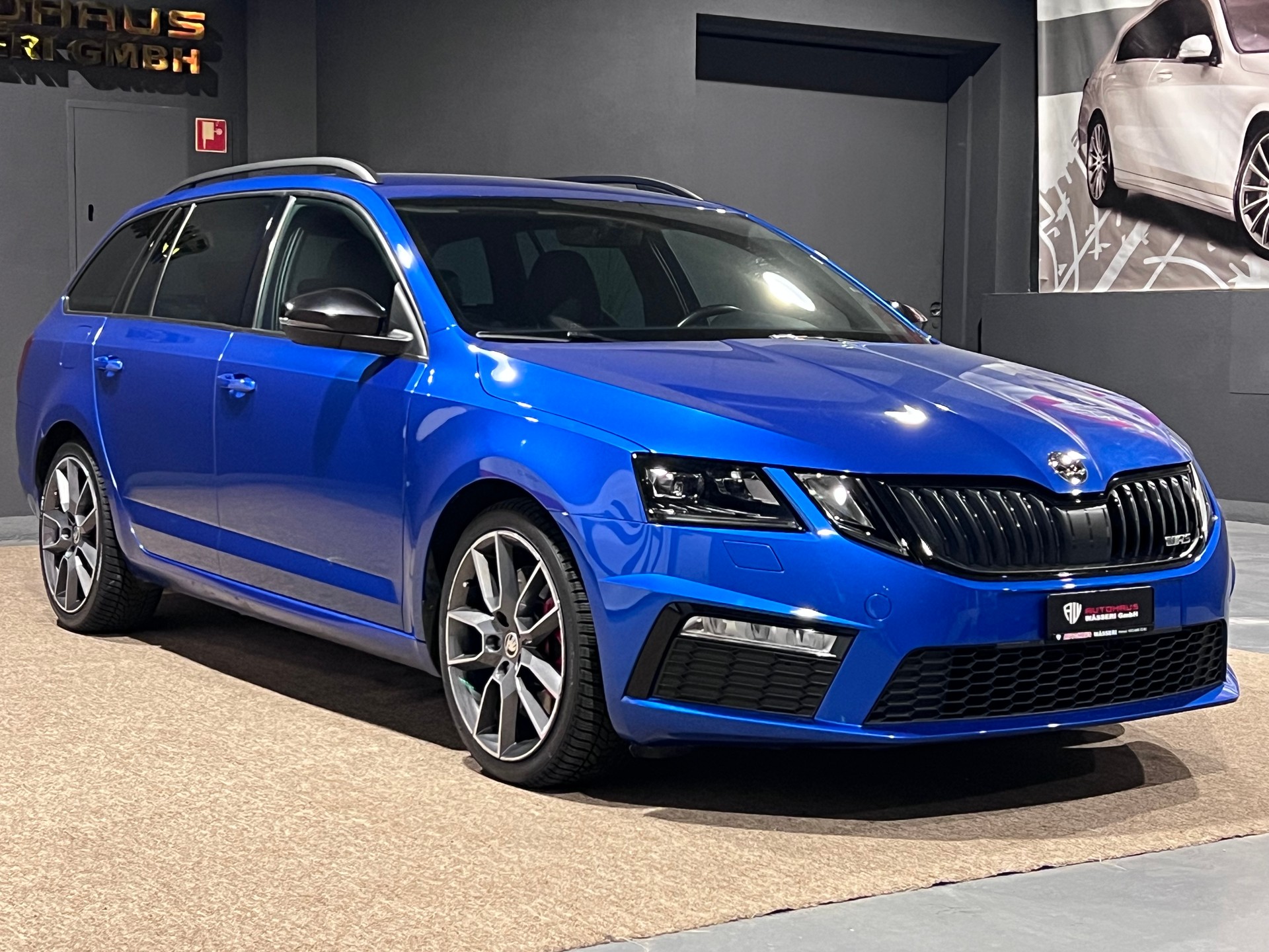 SKODA Octavia Combi 2.0 TSI RS-image-0