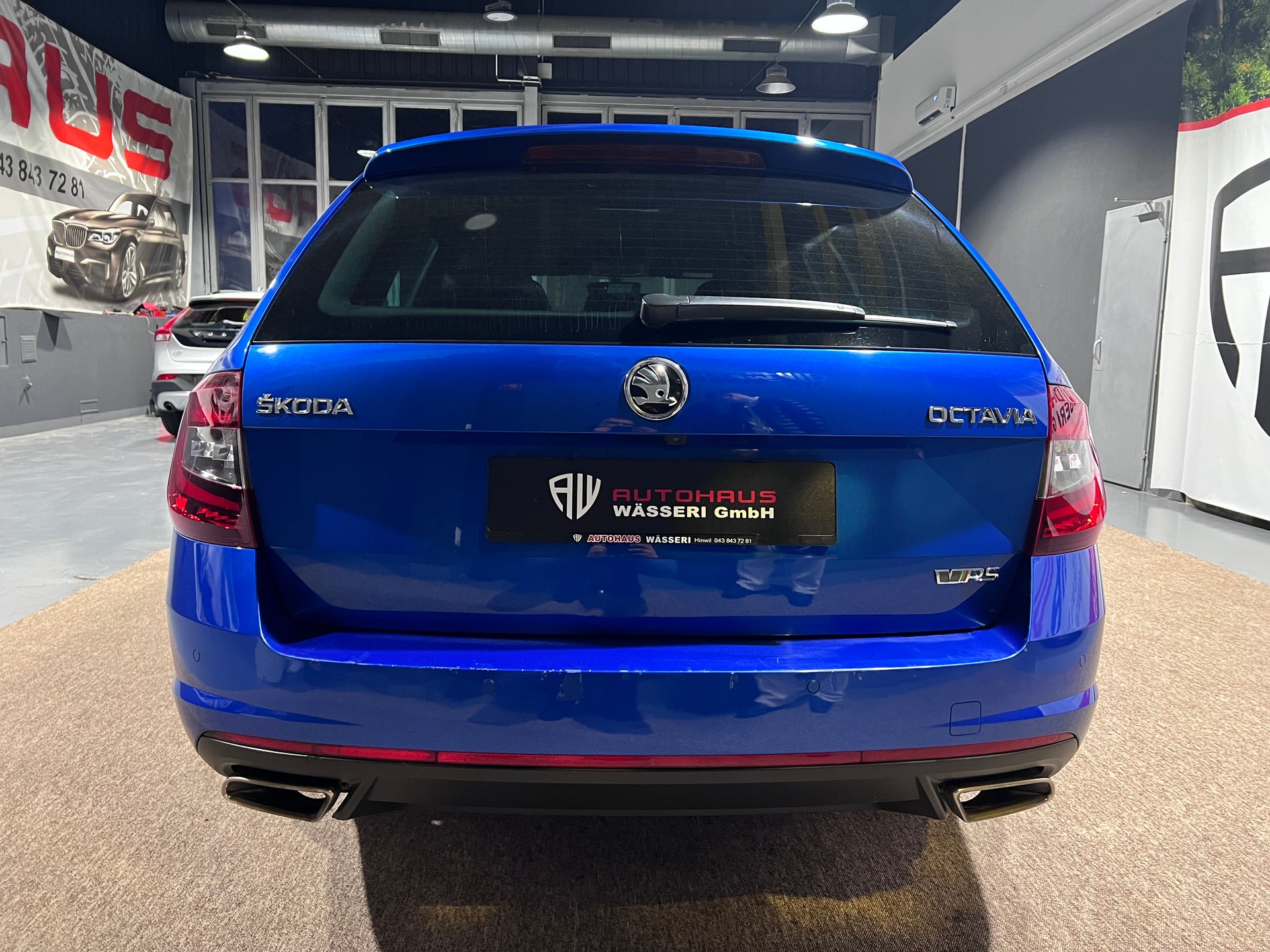 SKODA Octavia Combi 2.0 TSI RS-image-3