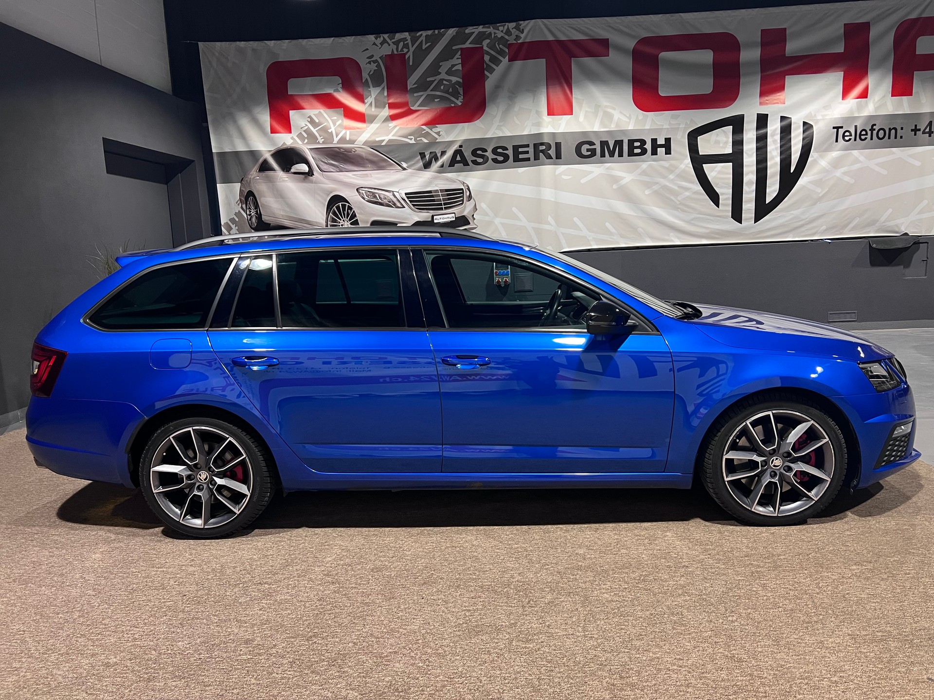 SKODA Octavia Combi 2.0 TSI RS-image-1
