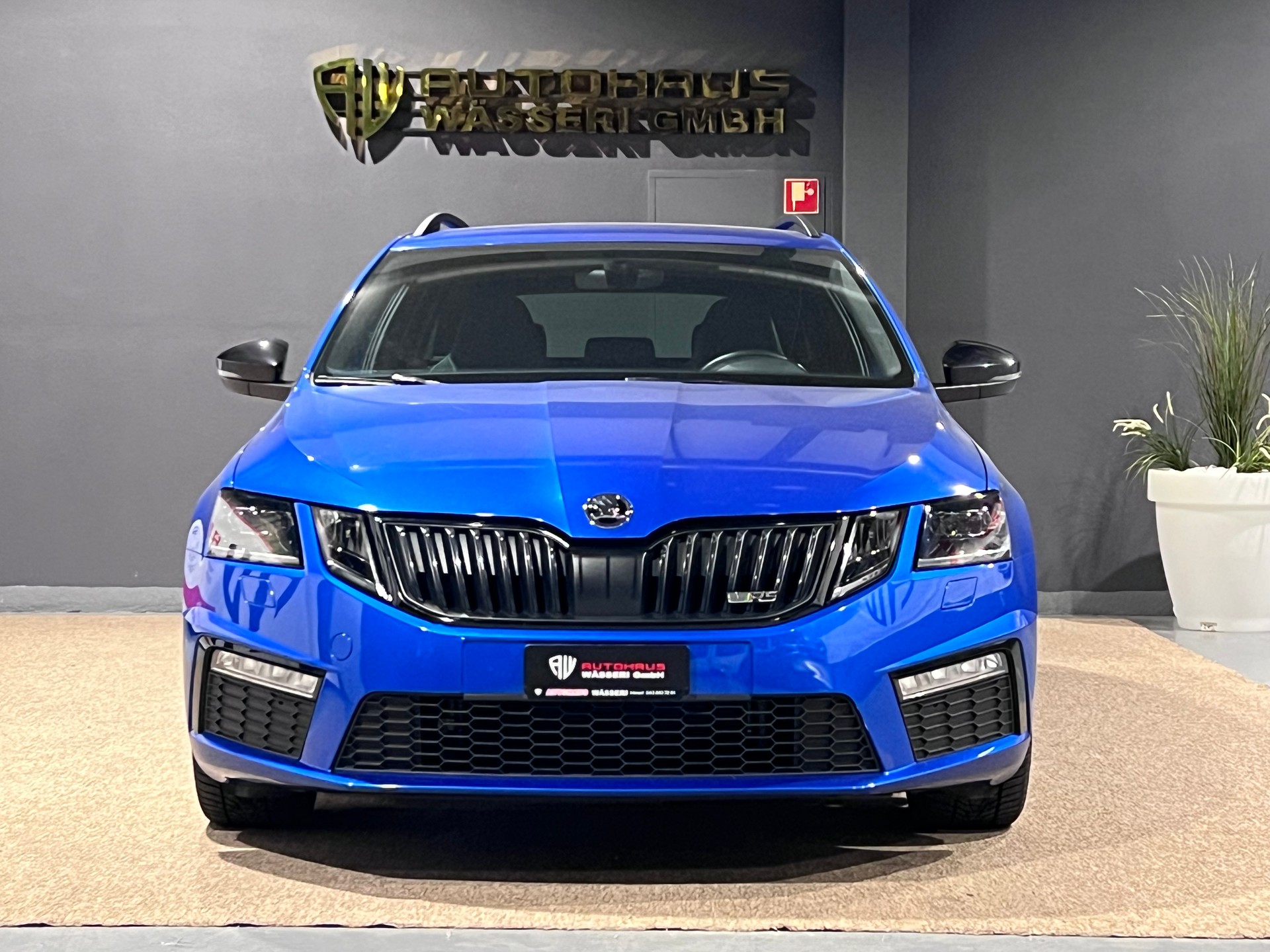 SKODA Octavia Combi 2.0 TSI RS-image-8