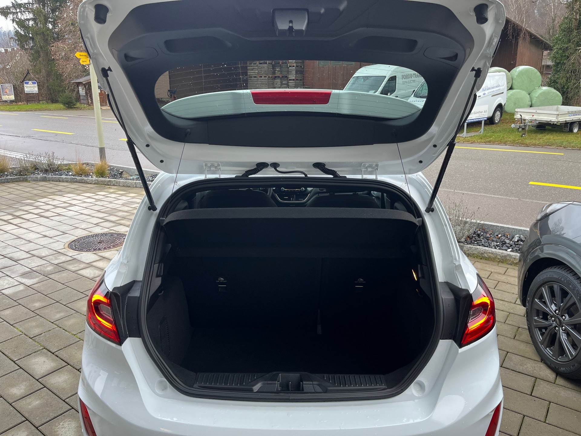 FORD Fiesta 1.0 EcoB Hybrid ST-Line X-image-7