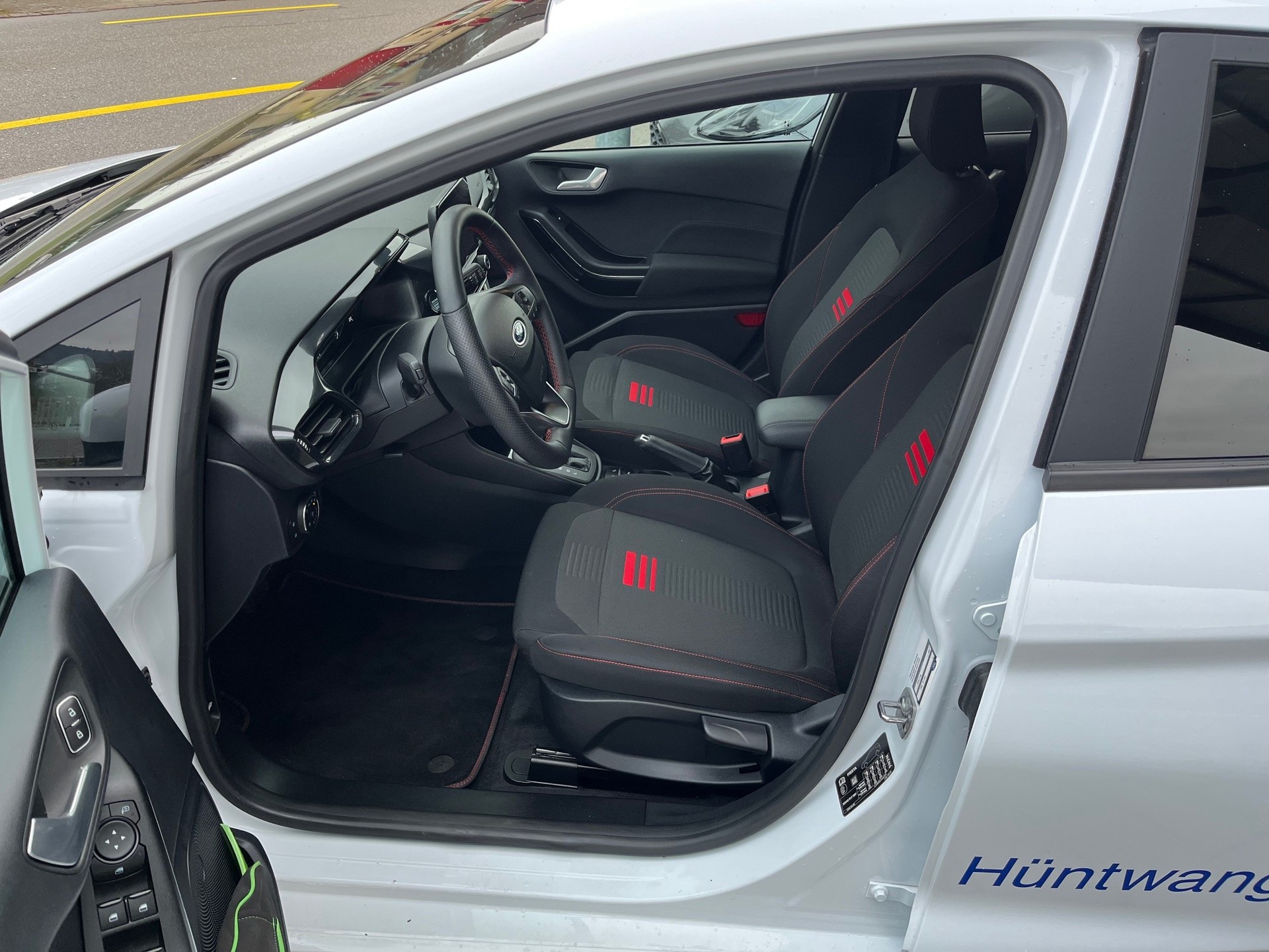 FORD Fiesta 1.0 EcoB Hybrid ST-Line X-showroom-element-3
