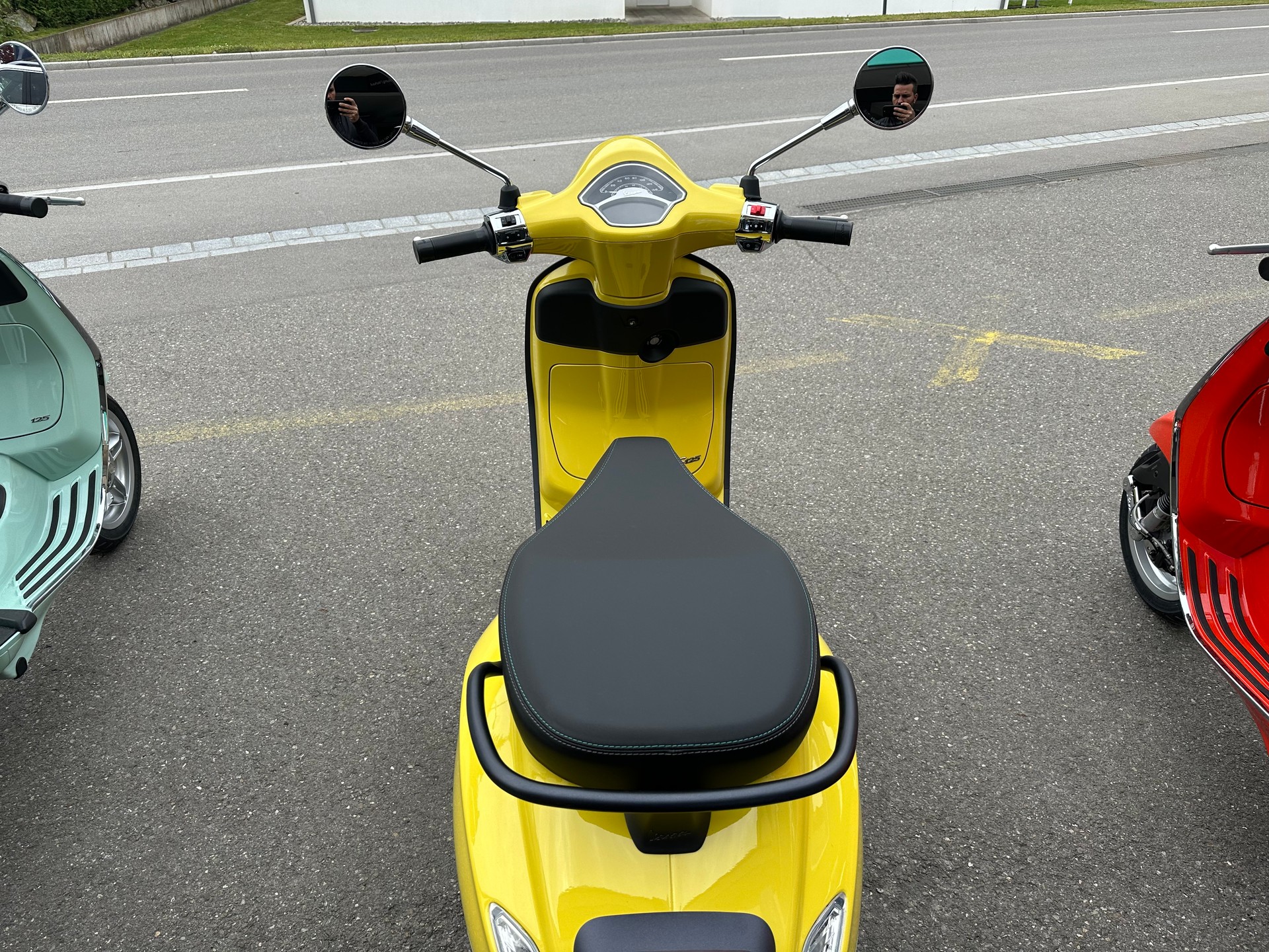 PIAGGIO Vespa 125 Primavera Sport-image-5