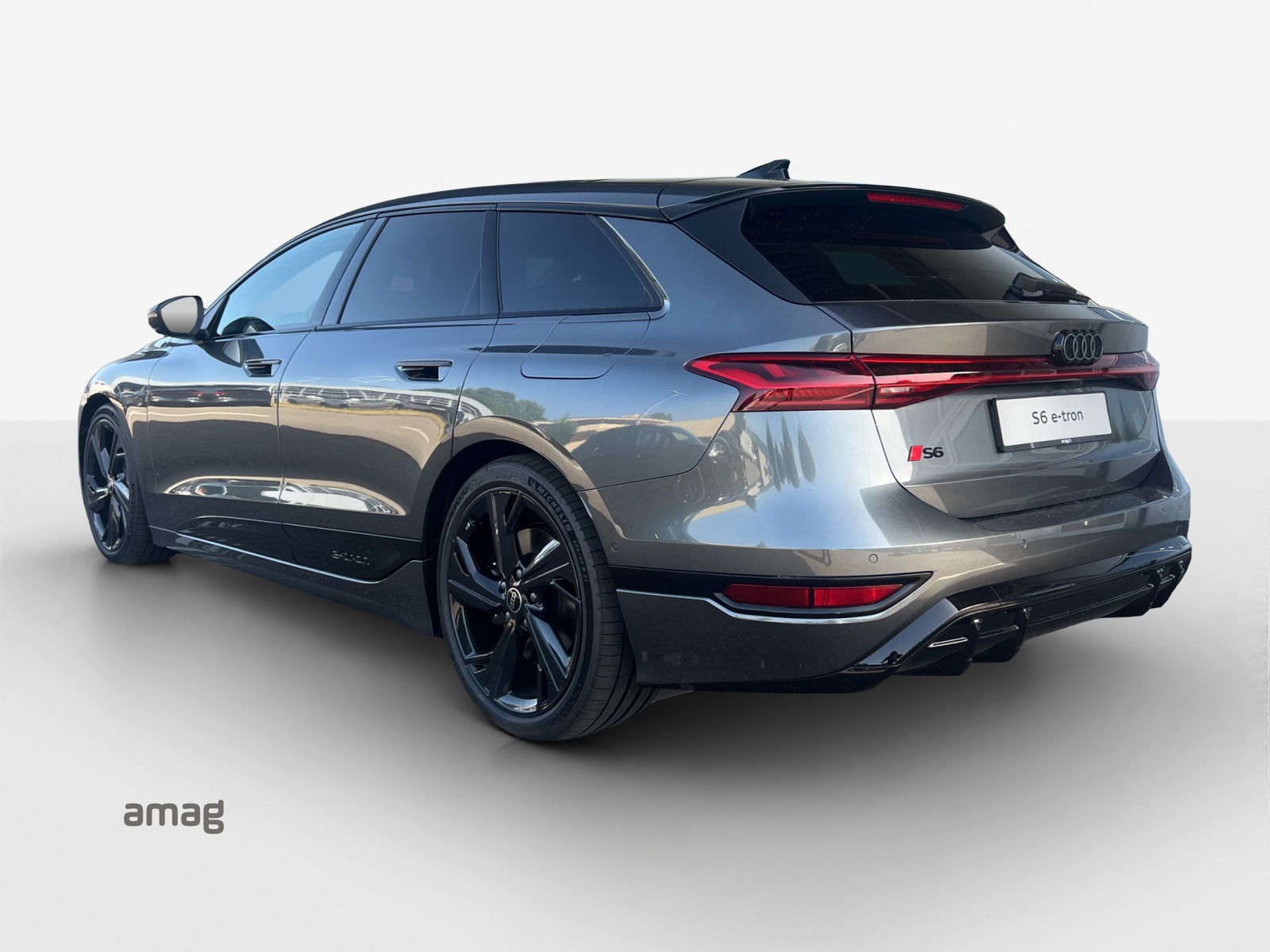 AUDI S6 Avant e-tron quattro-showroom-element-2
