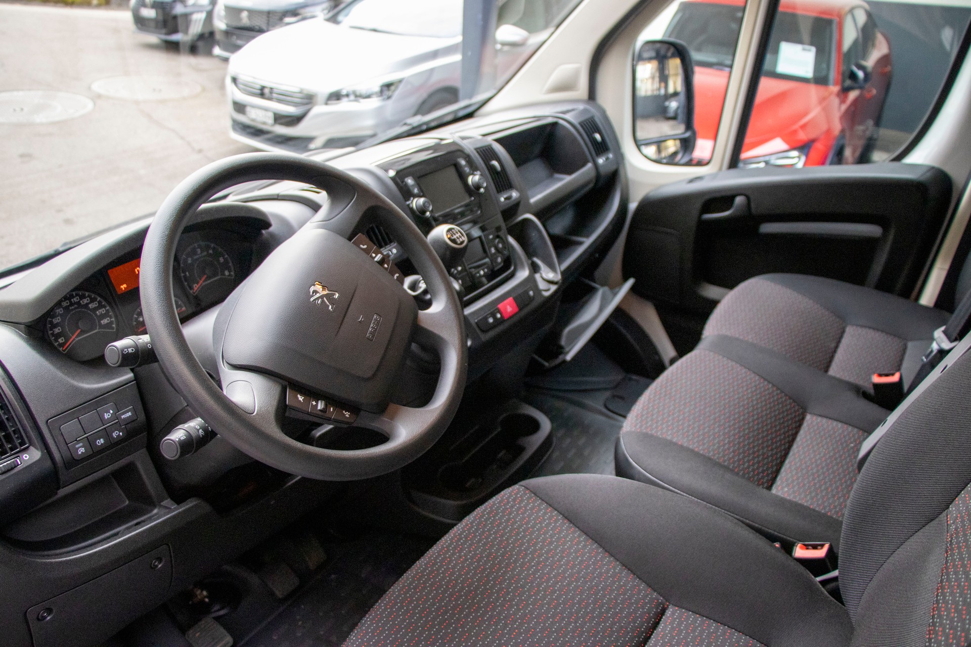 PEUGEOT Boxer 2.2 HDI 435 Premium L4H2-image-10