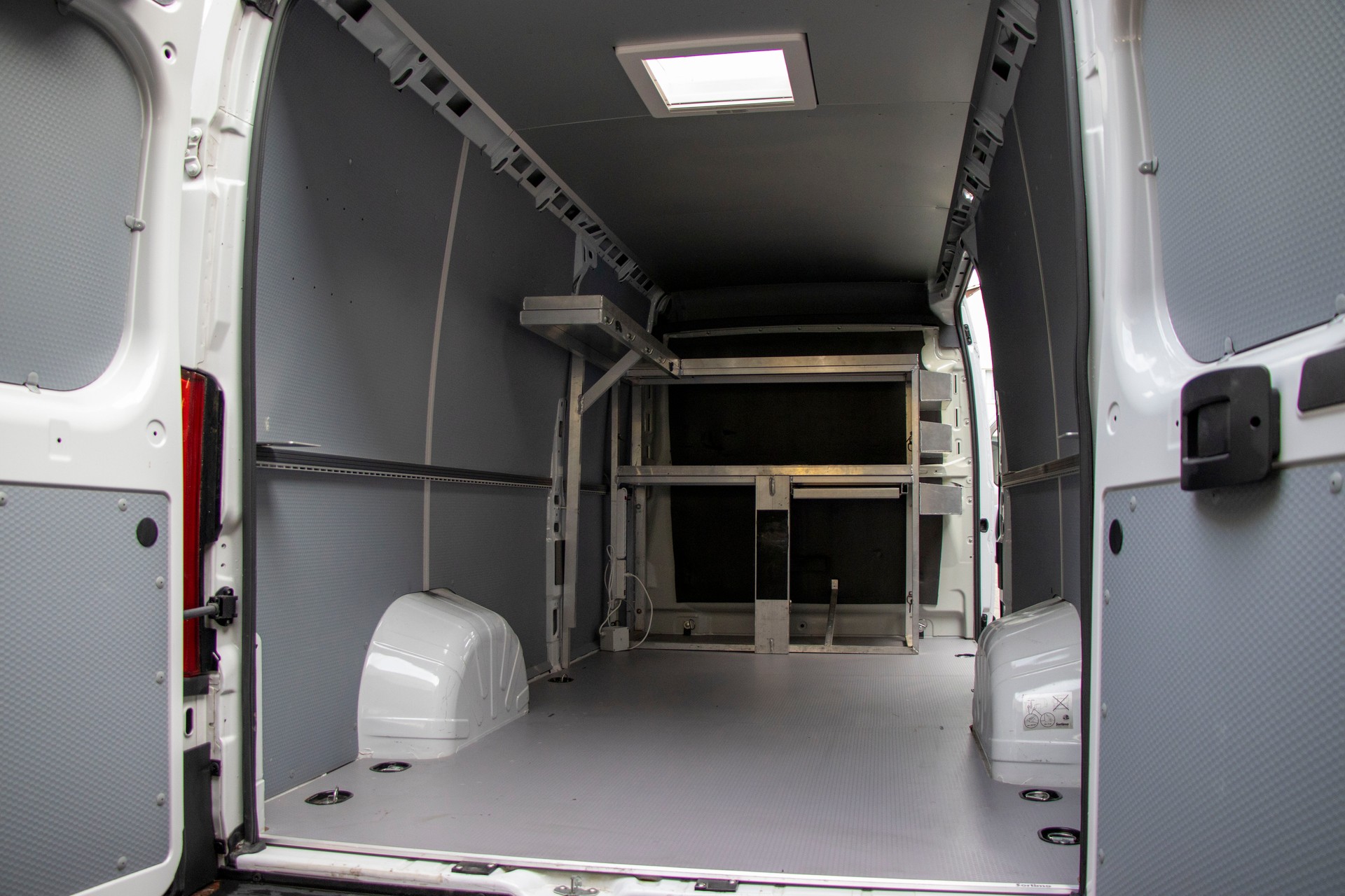 PEUGEOT Boxer 2.2 HDI 435 Premium L4H2-image-6