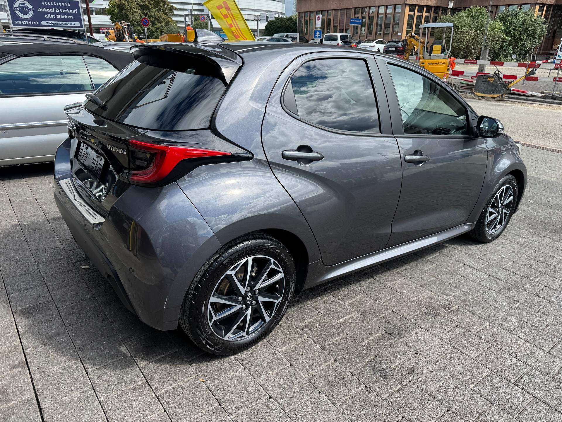 TOYOTA Yaris 1.5 Comfort e-CVT-image-1