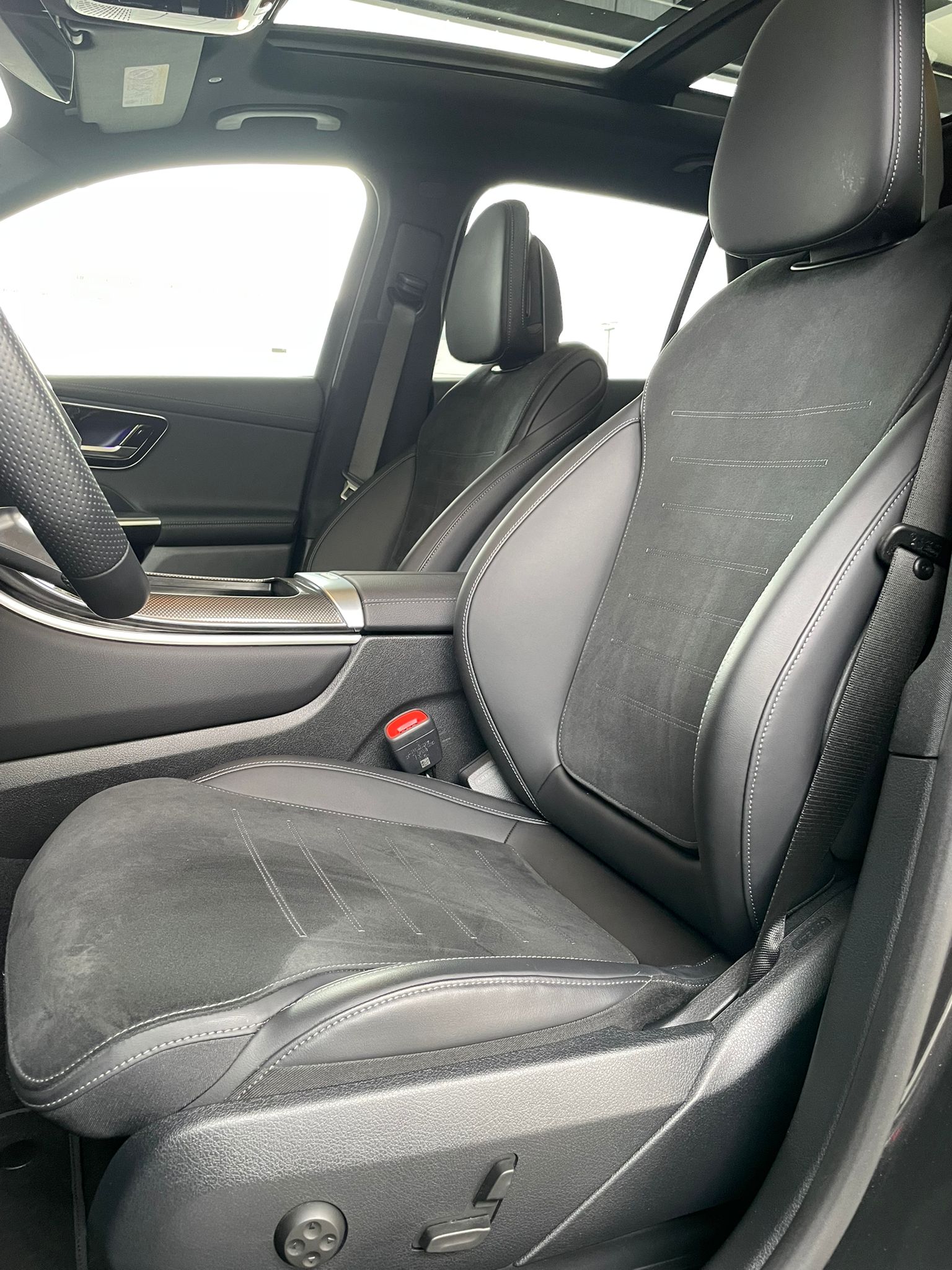 MERCEDES-BENZ GLC 300 d AMG Line 4matic-image-6