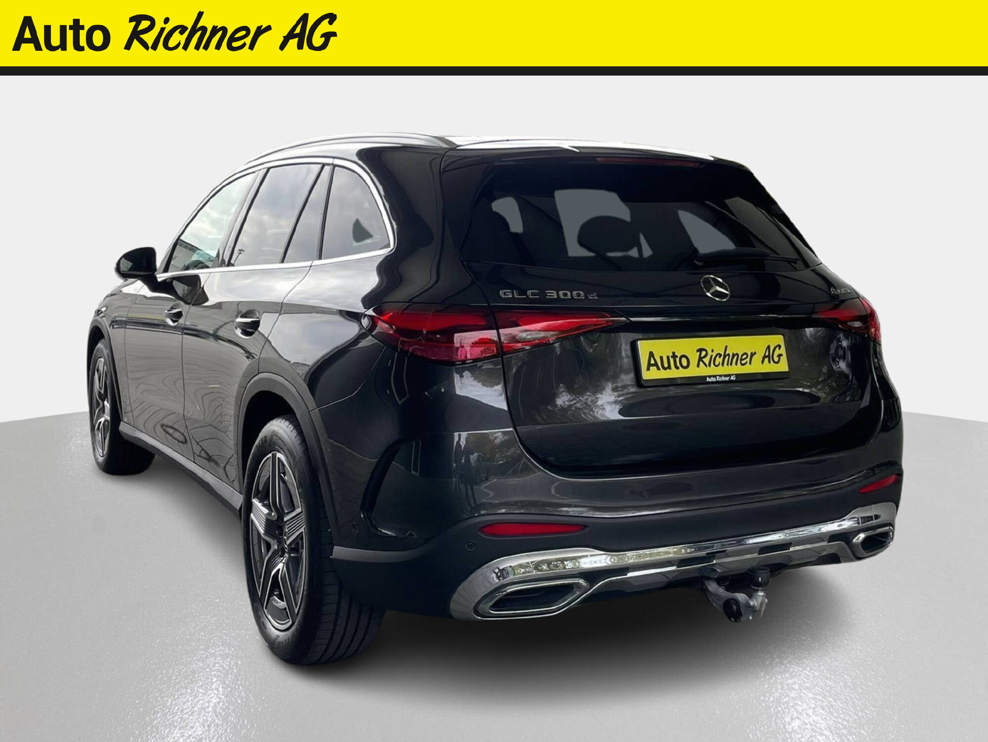 MERCEDES-BENZ GLC 300 d AMG Line 4matic-image-4