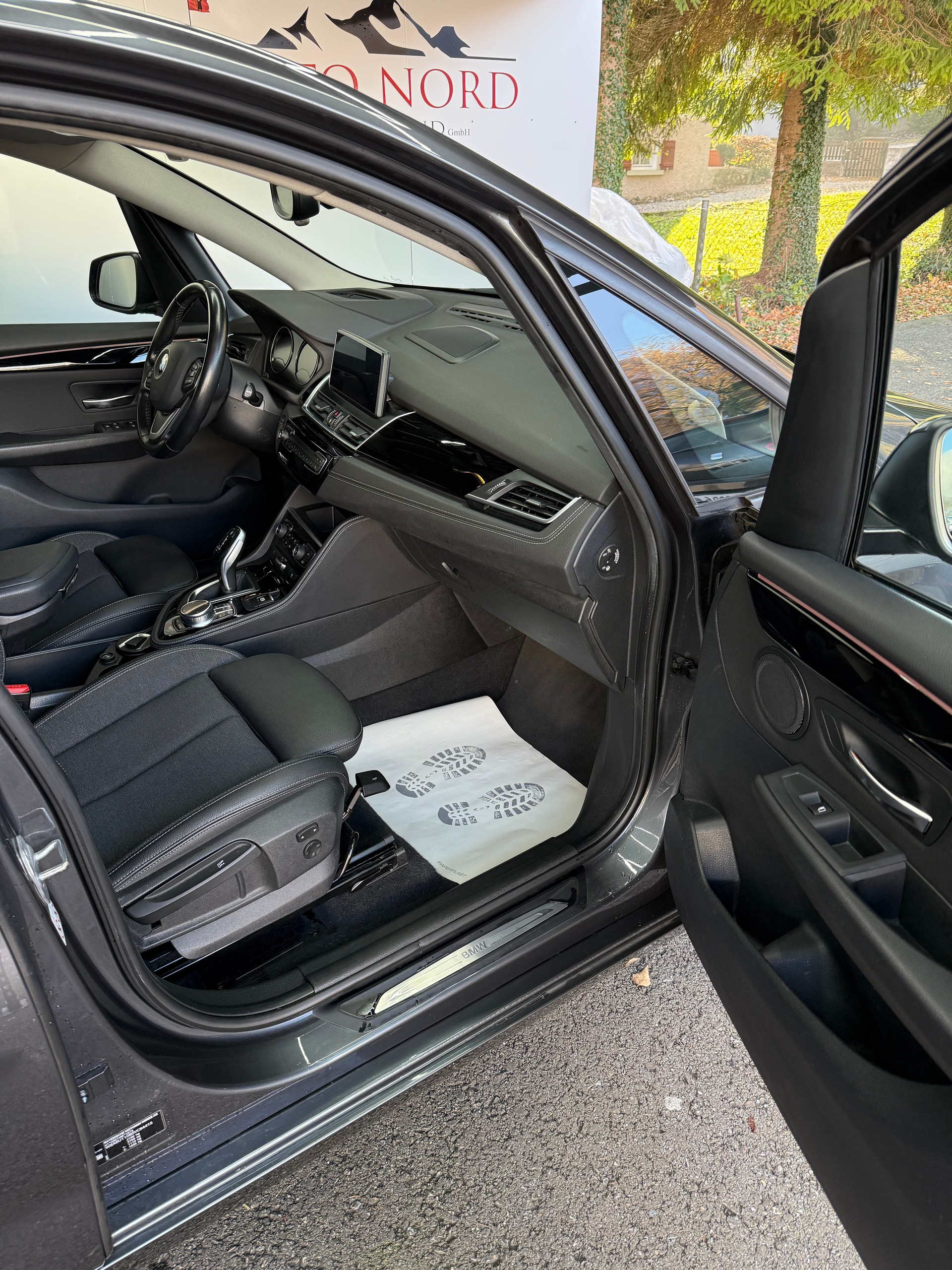 BMW 218d xDrive Active Tourer Steptronic Sport Line-image-10