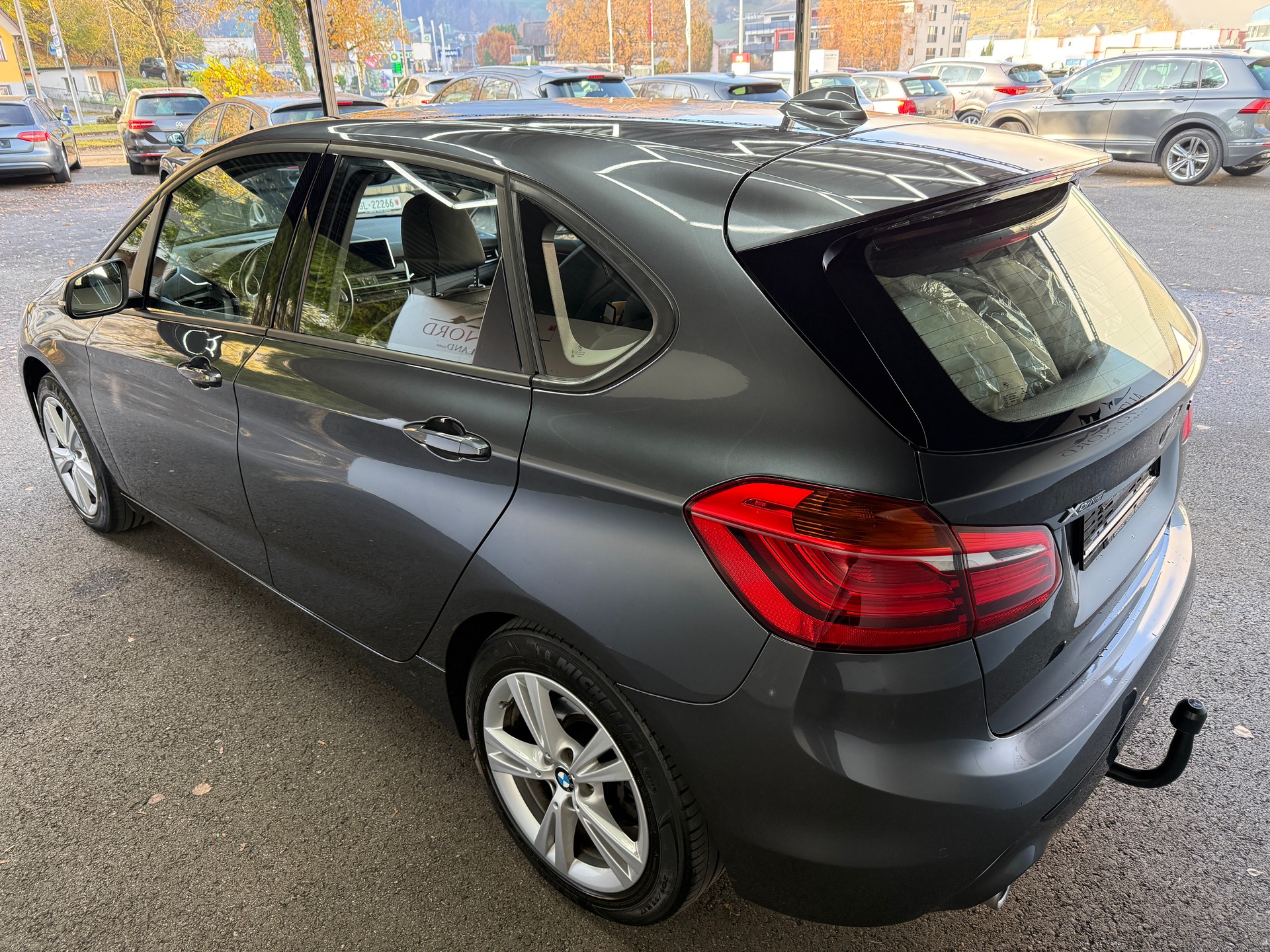 BMW 218d xDrive Active Tourer Steptronic Sport Line-showroom-element-3