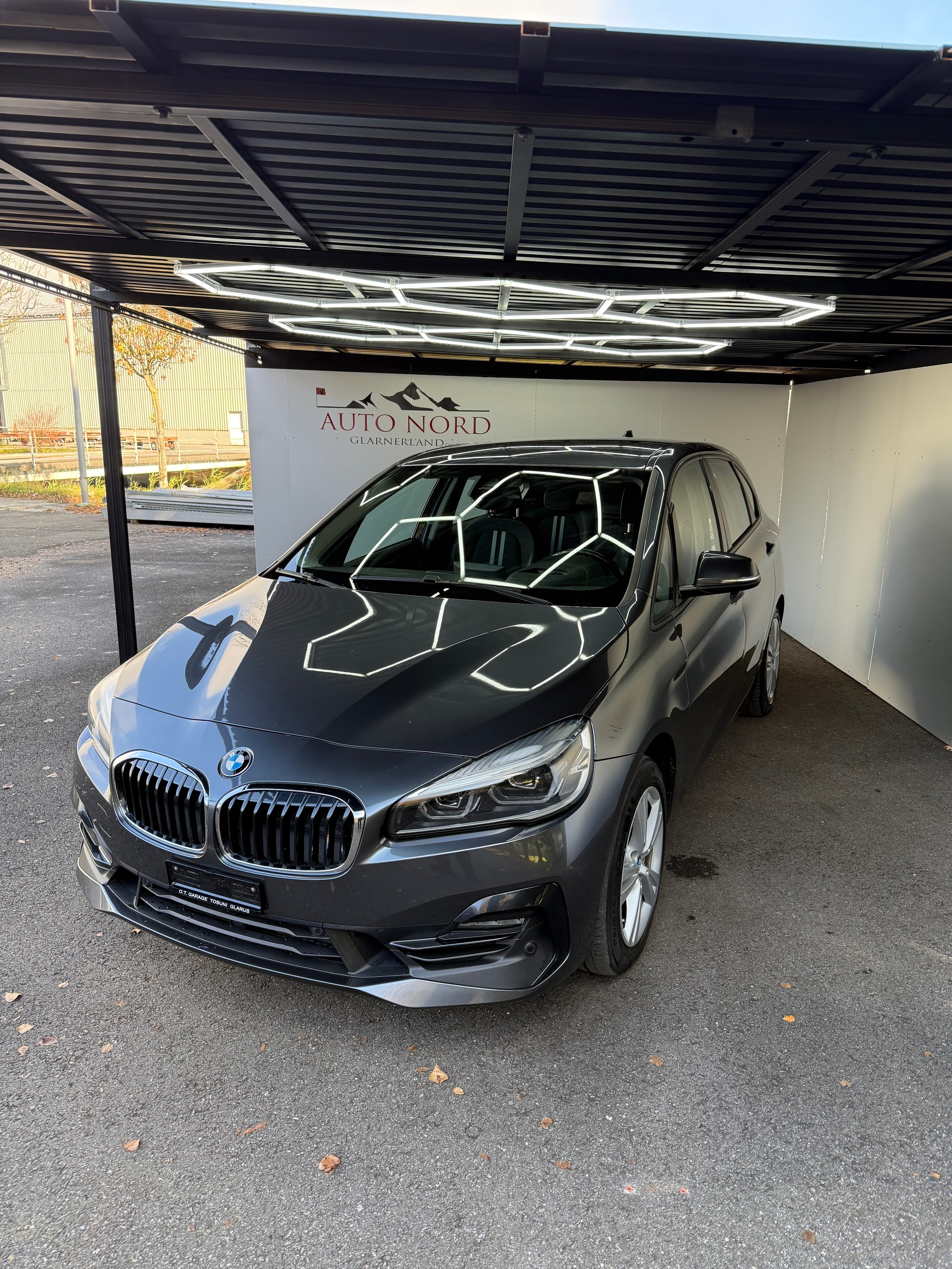 BMW 218d xDrive Active Tourer Steptronic Sport Line-showroom-element-2