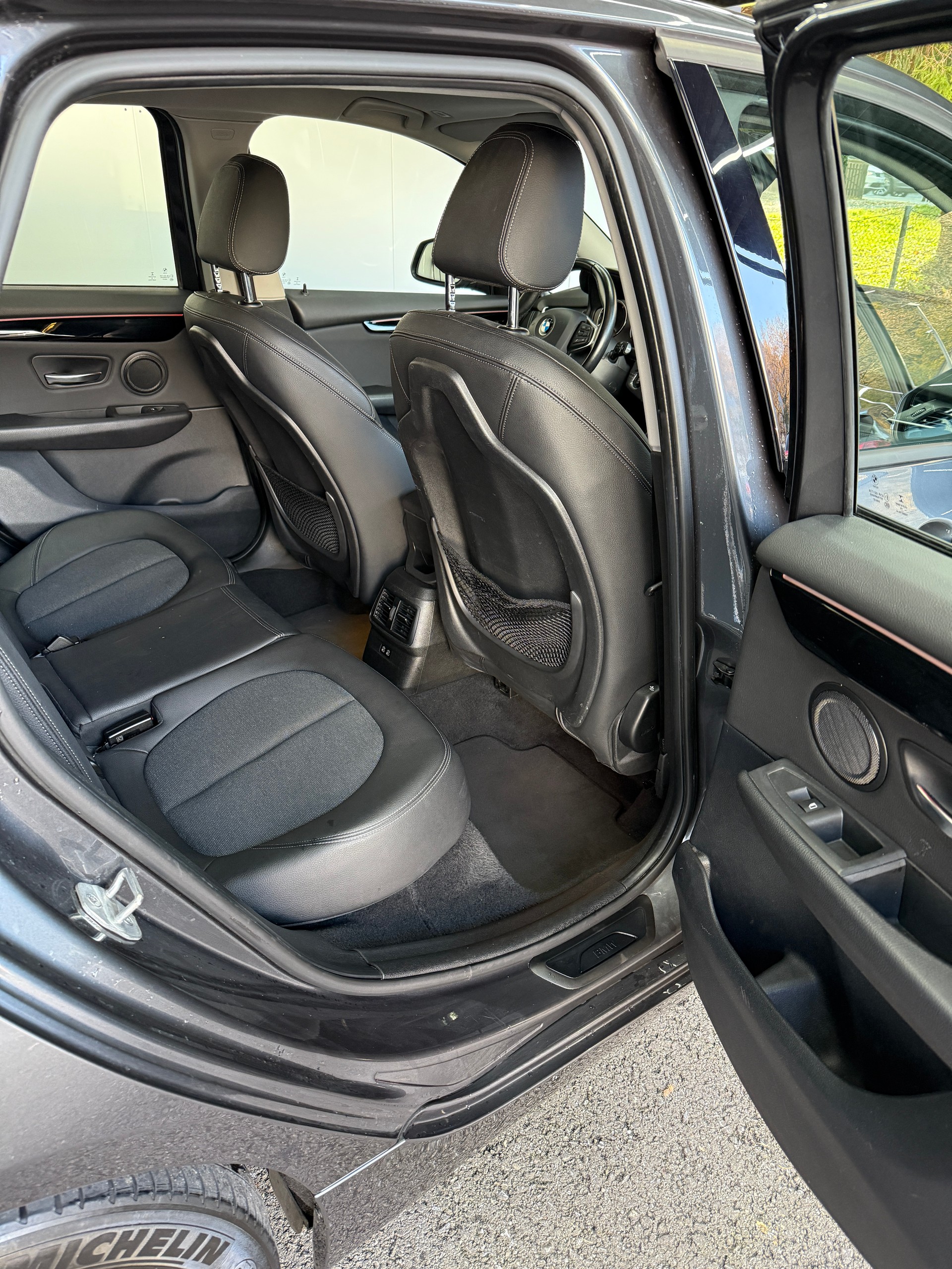 BMW 218d xDrive Active Tourer Steptronic Sport Line-image-9