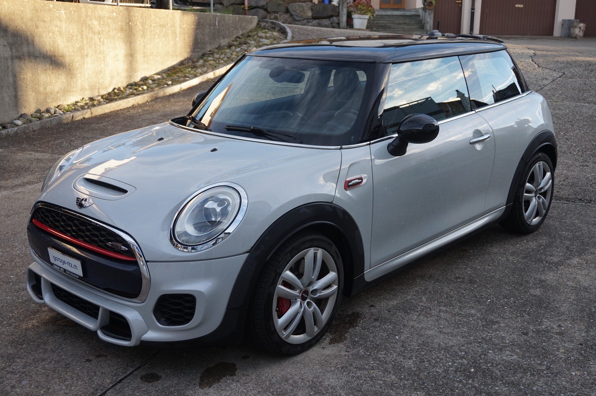MINI Cooper John Cooper Works Steptronic-image-2