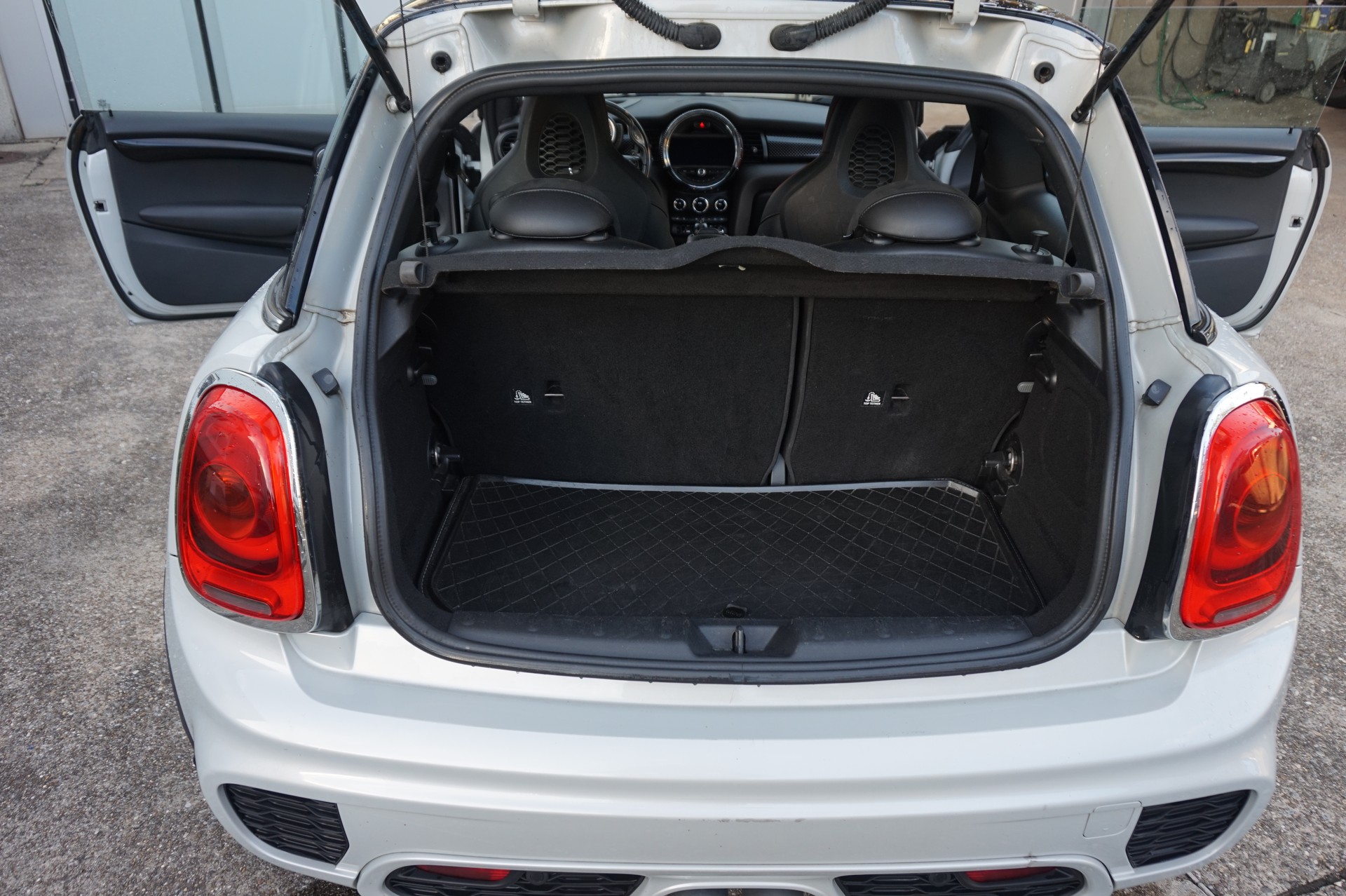 MINI Cooper John Cooper Works Steptronic-image-5