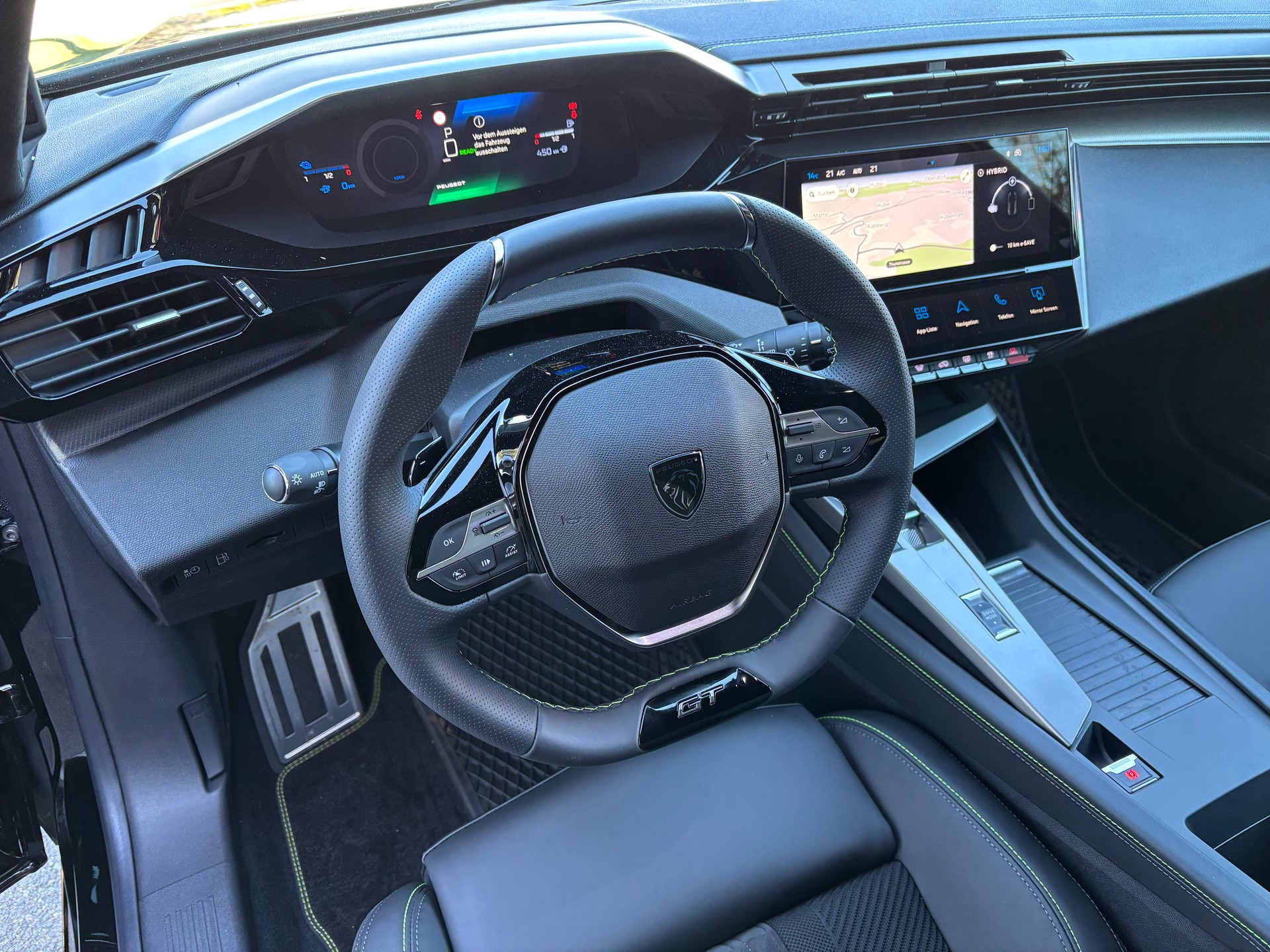 PEUGEOT 308 1.6 PHEV 195 GT-image-12