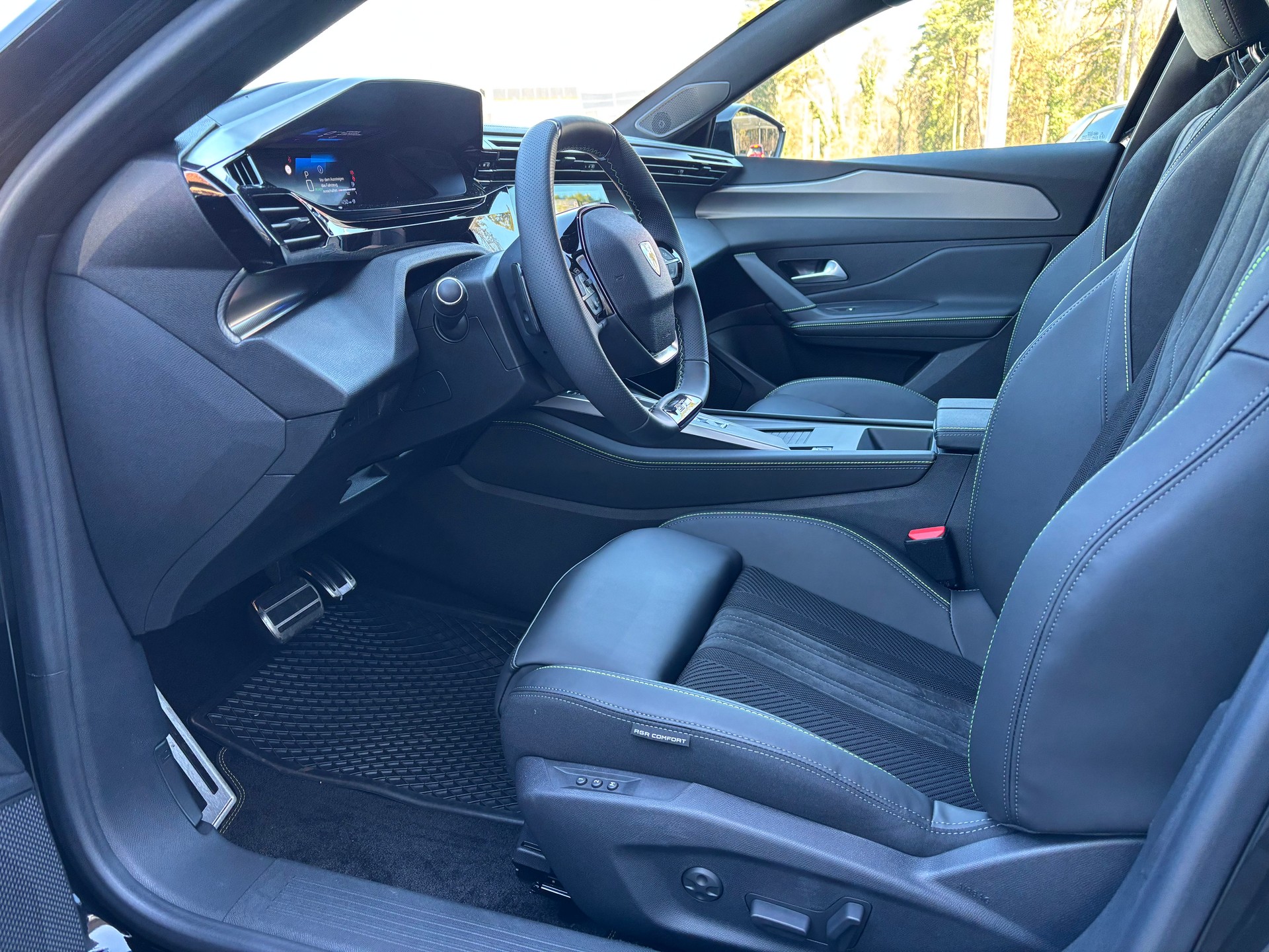 PEUGEOT 308 1.6 PHEV 195 GT-image-11