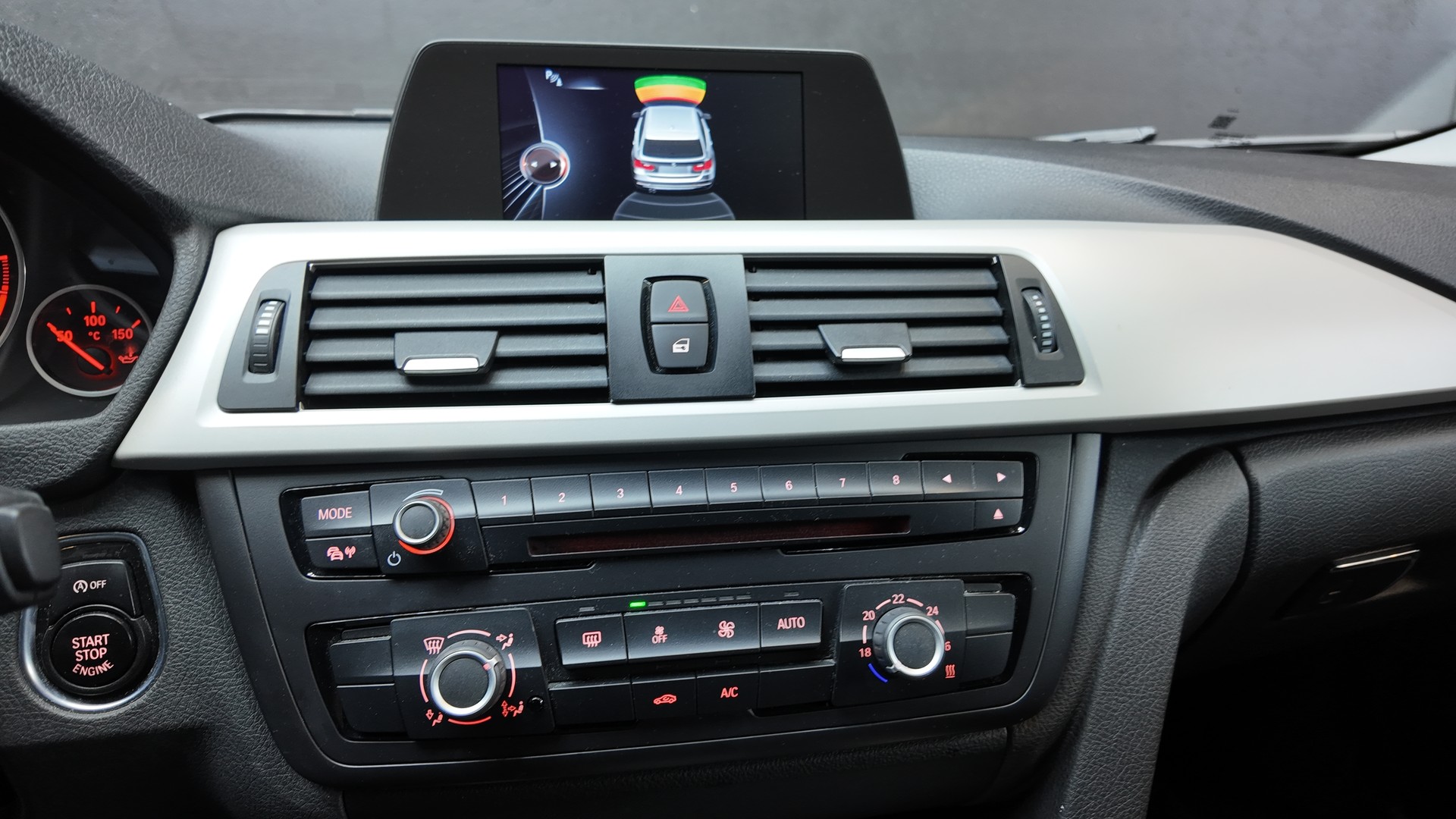 BMW 316d Touring Business Steptronic-image-16