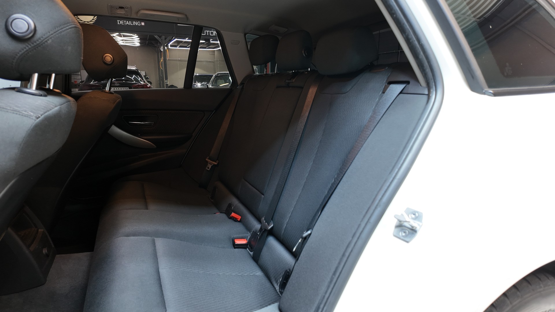 BMW 316d Touring Business Steptronic-image-10