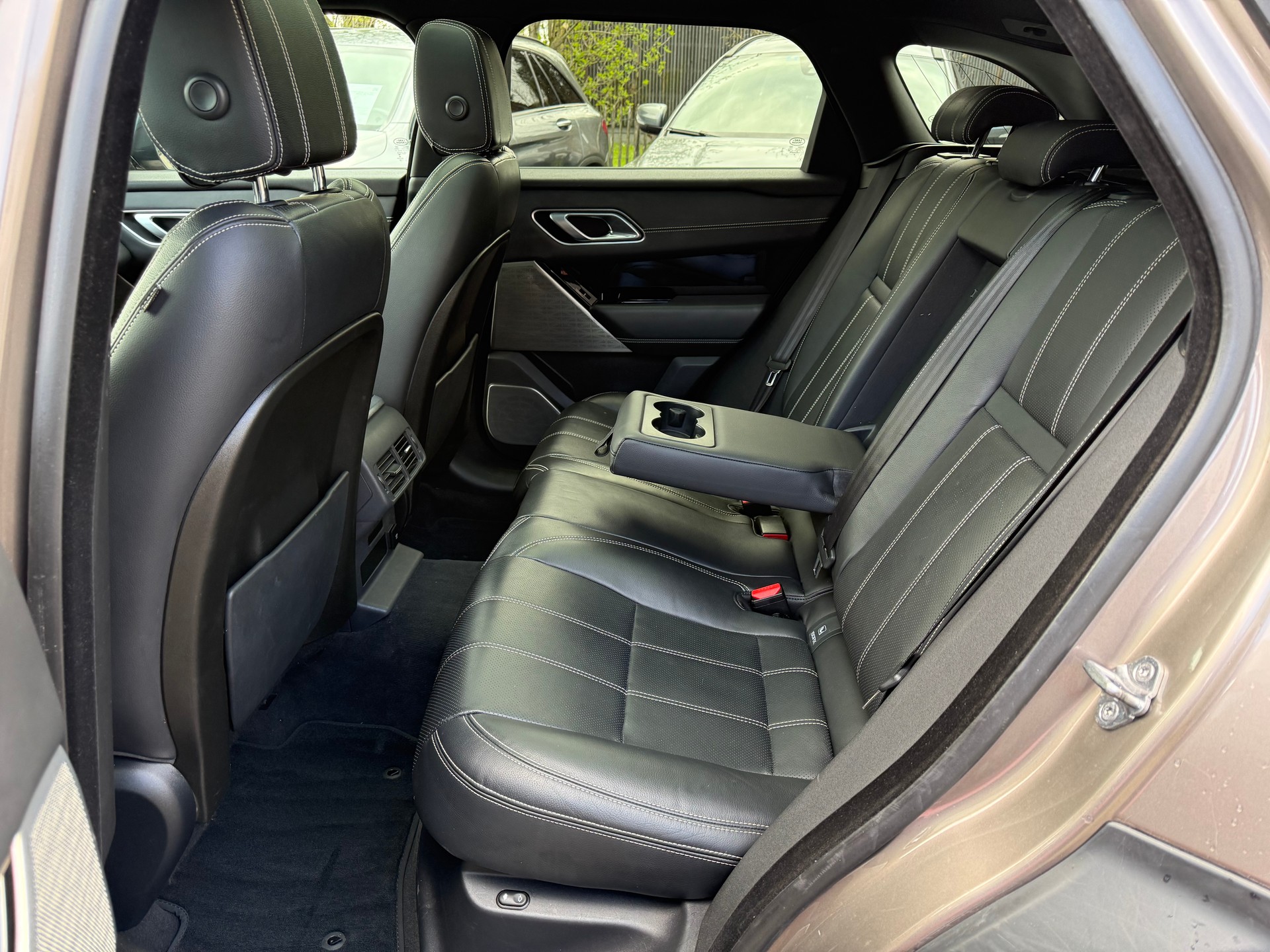 LAND ROVER Range Rover Velar R-Dynamic P 300 SE Automatic-image-13