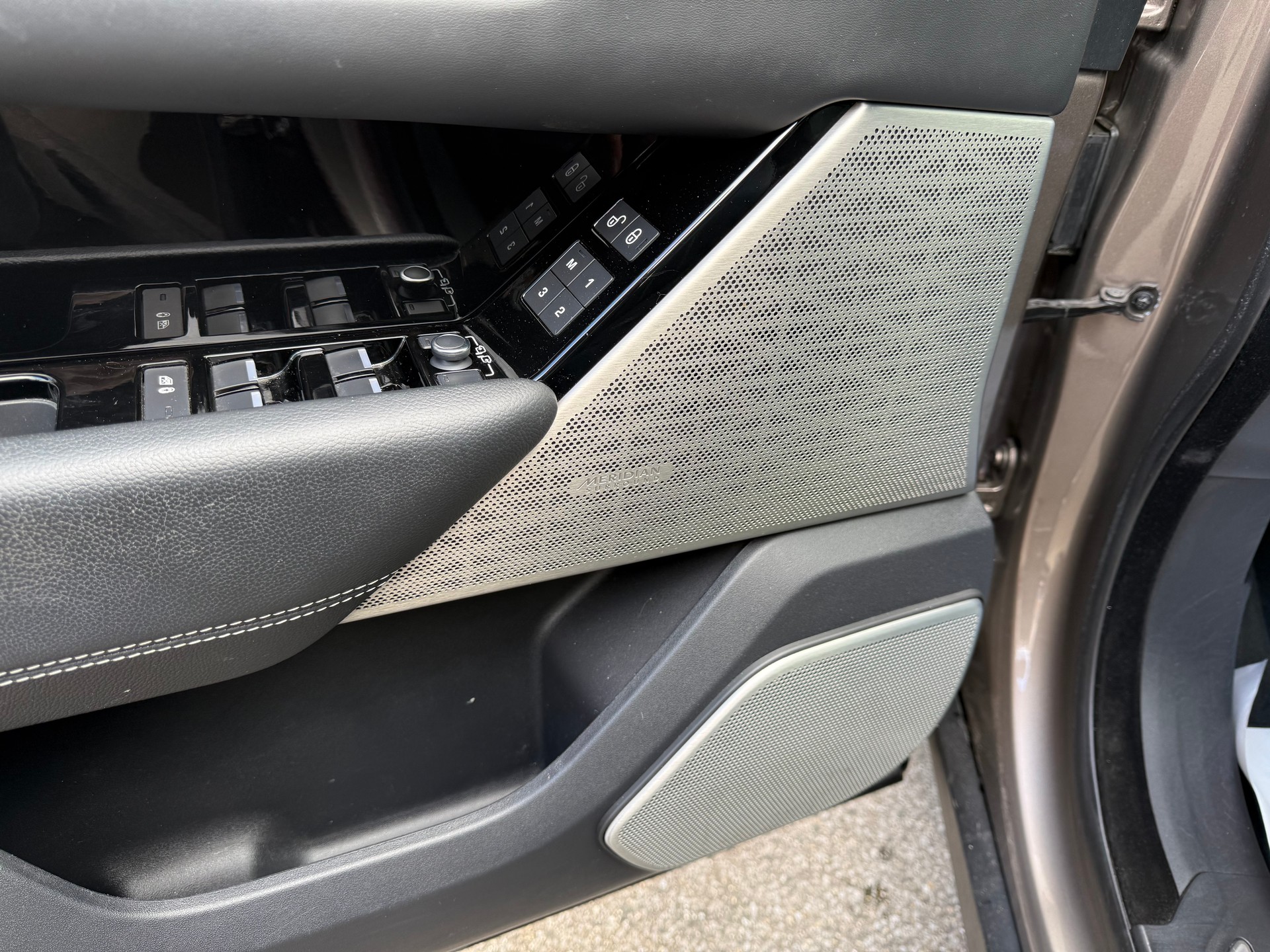 LAND ROVER Range Rover Velar R-Dynamic P 300 SE Automatic-image-14