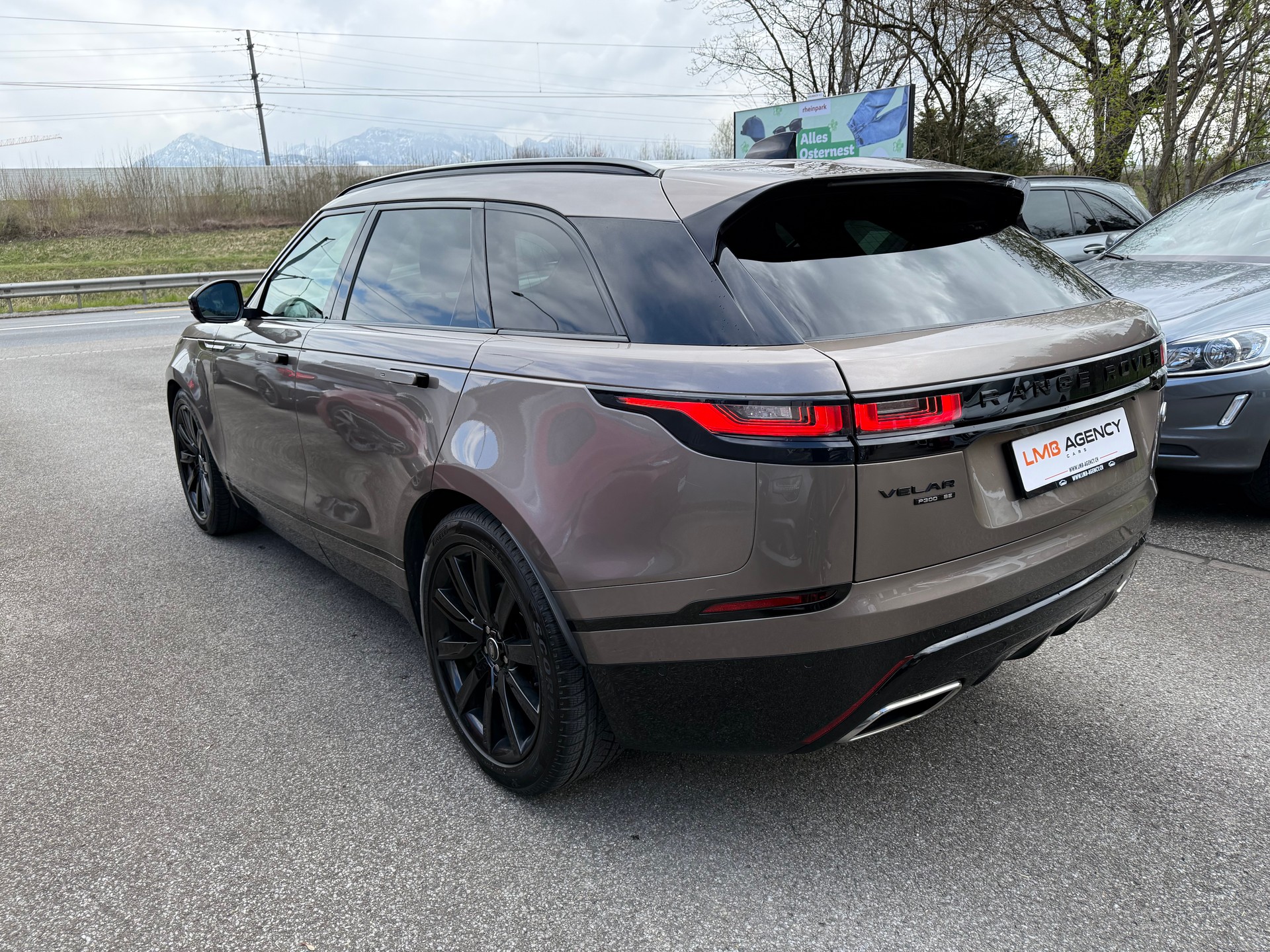 LAND ROVER Range Rover Velar R-Dynamic P 300 SE Automatic-image-3