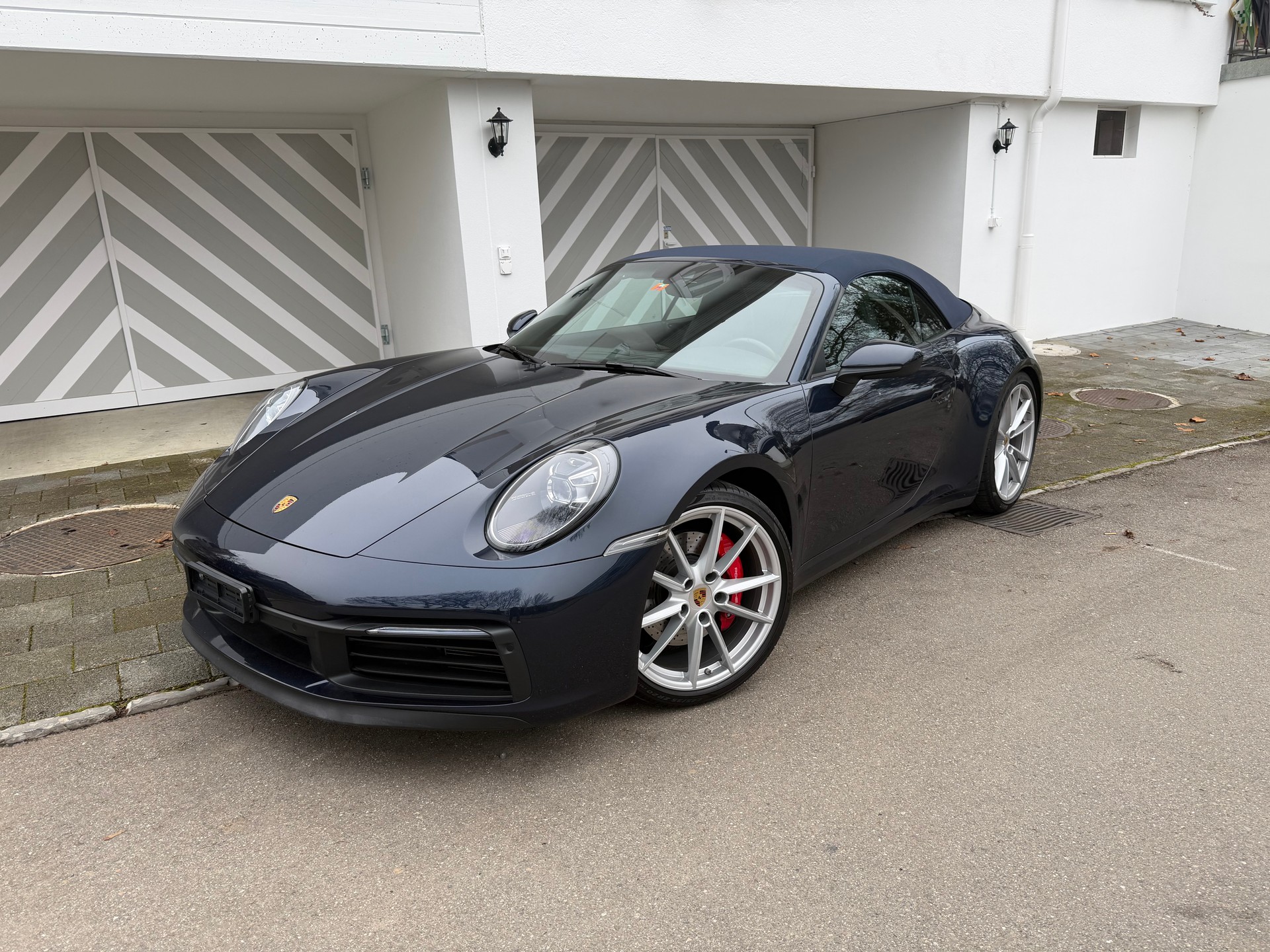PORSCHE Carrera 4S-image-0