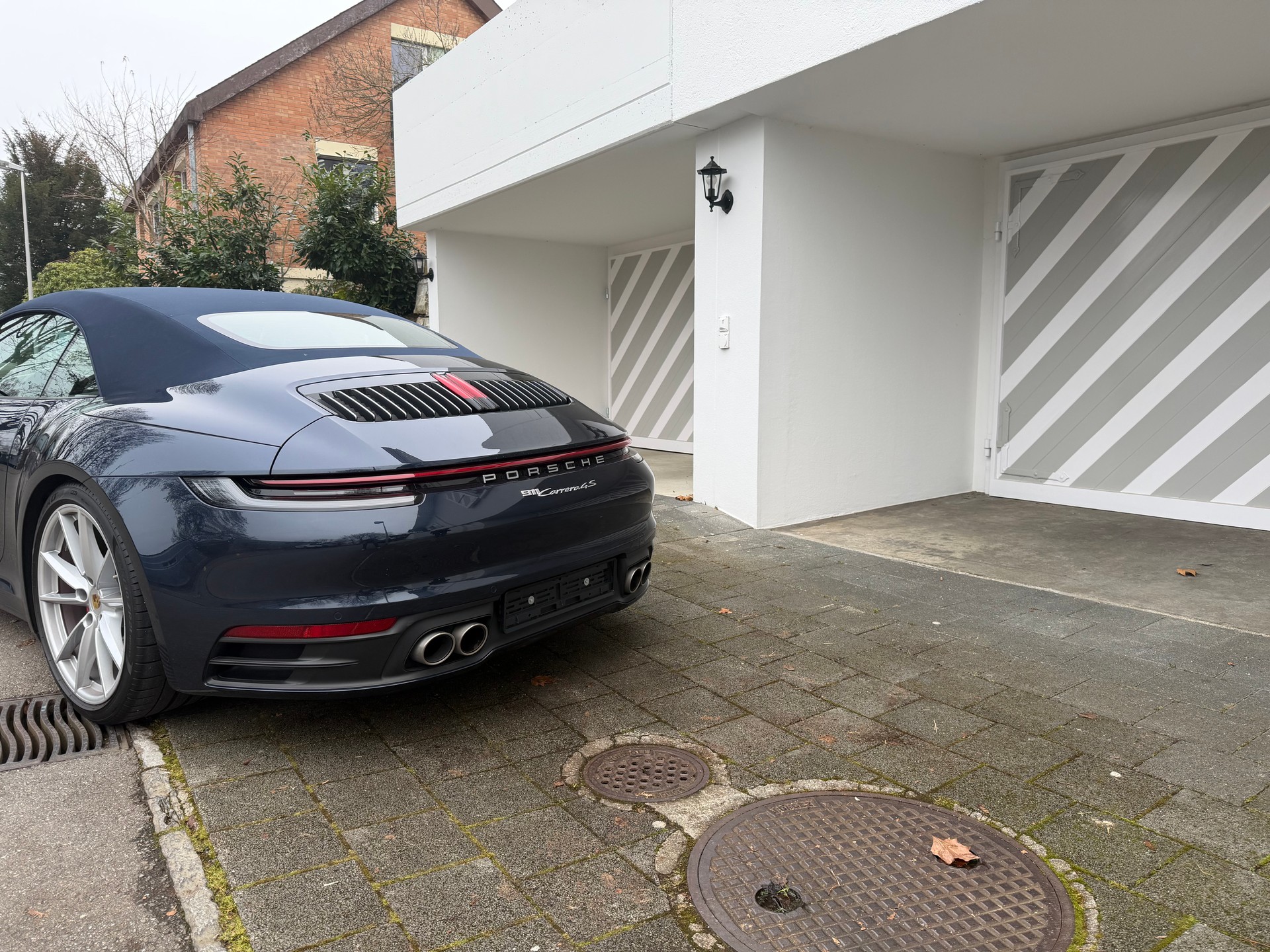 PORSCHE Carrera 4S-image-1