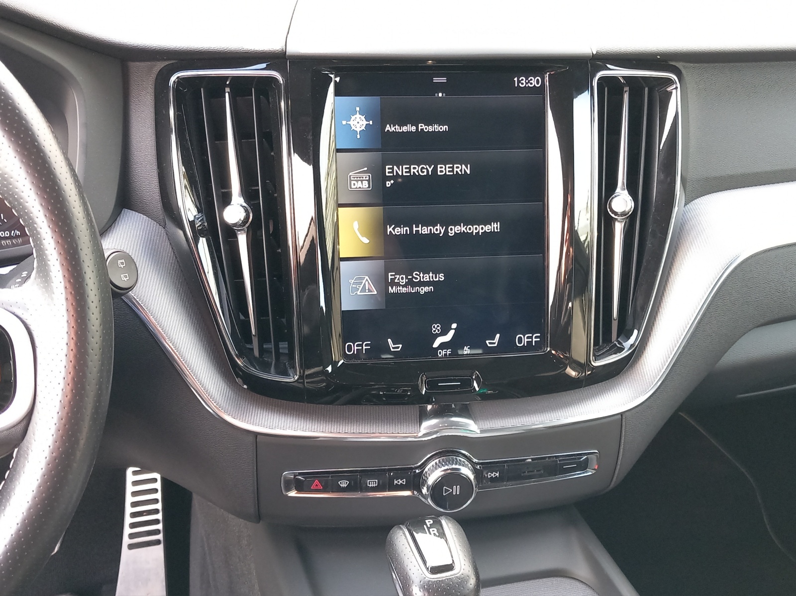 VOLVO XC60 2.0 T5 R-Design-image-11