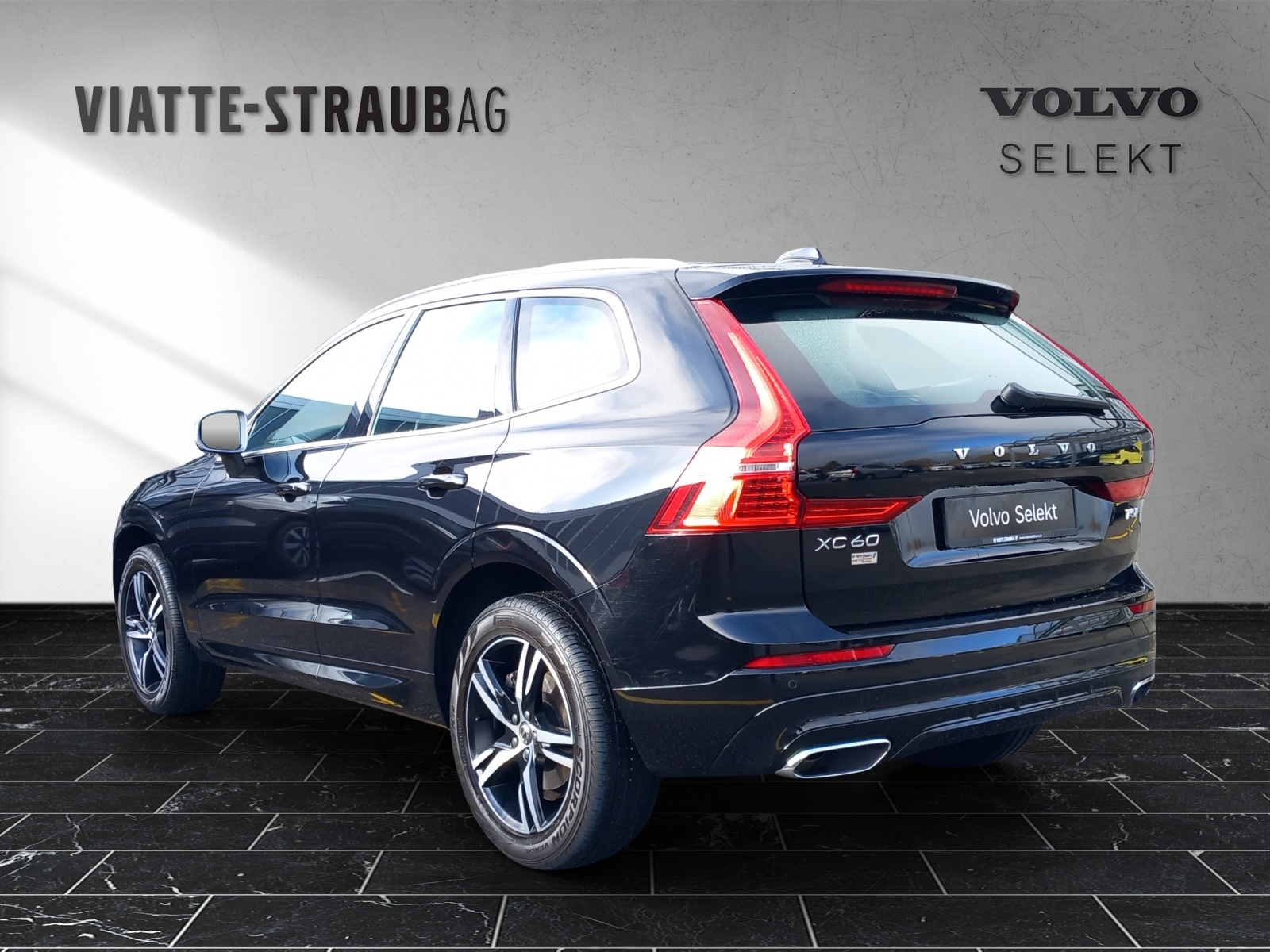 VOLVO XC60 2.0 T5 R-Design-image-2
