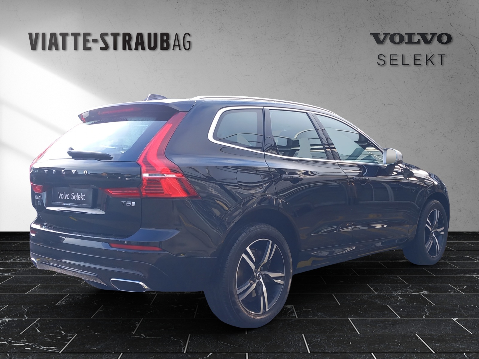 VOLVO XC60 2.0 T5 R-Design-image-4