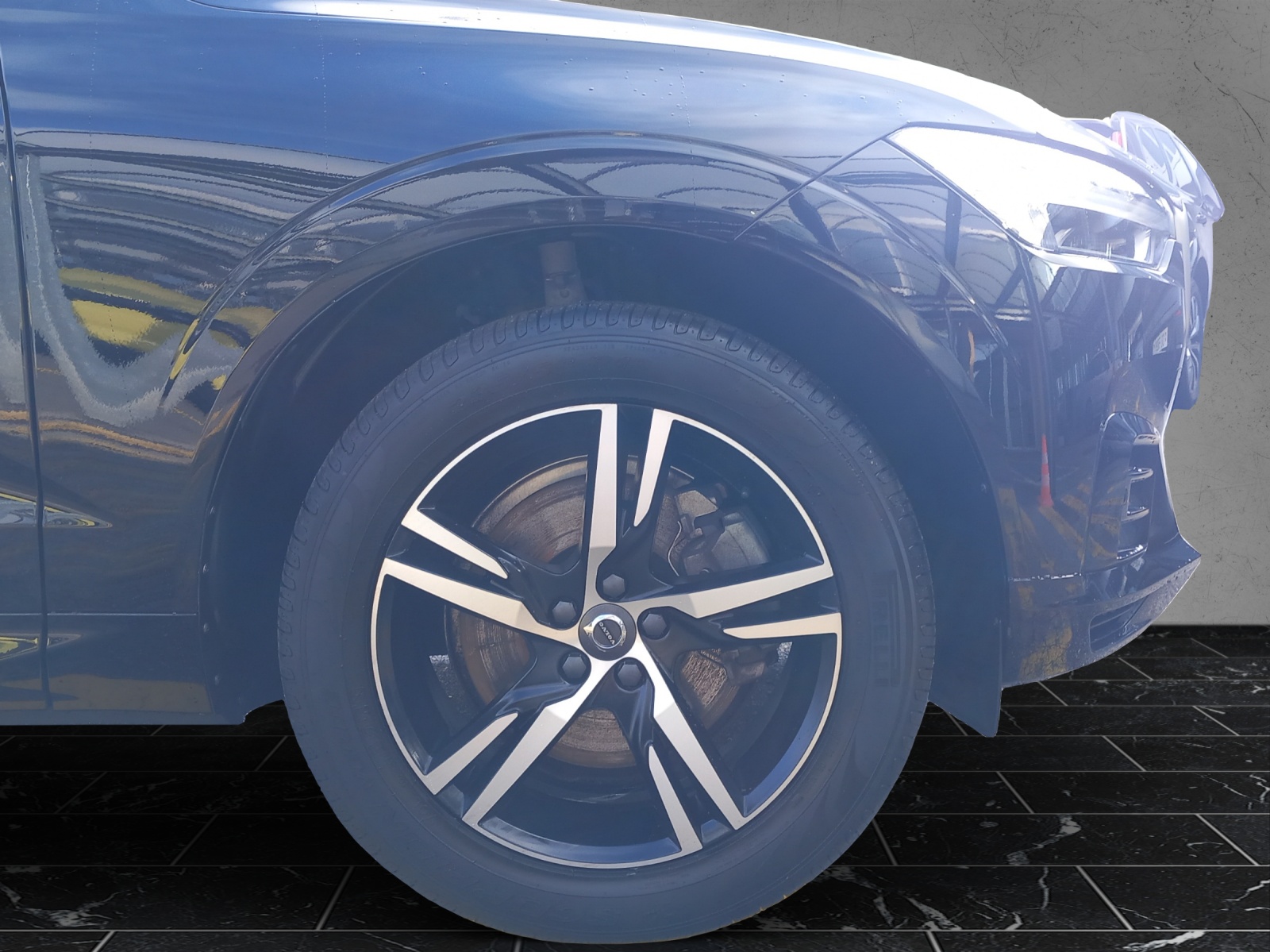VOLVO XC60 2.0 T5 R-Design-image-25