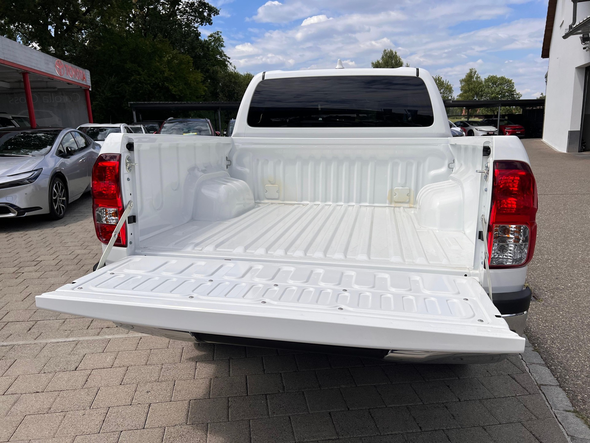 TOYOTA Hilux Double Cab.-Pick-up 2.8 D-4D MHEV 204 Style-image-6