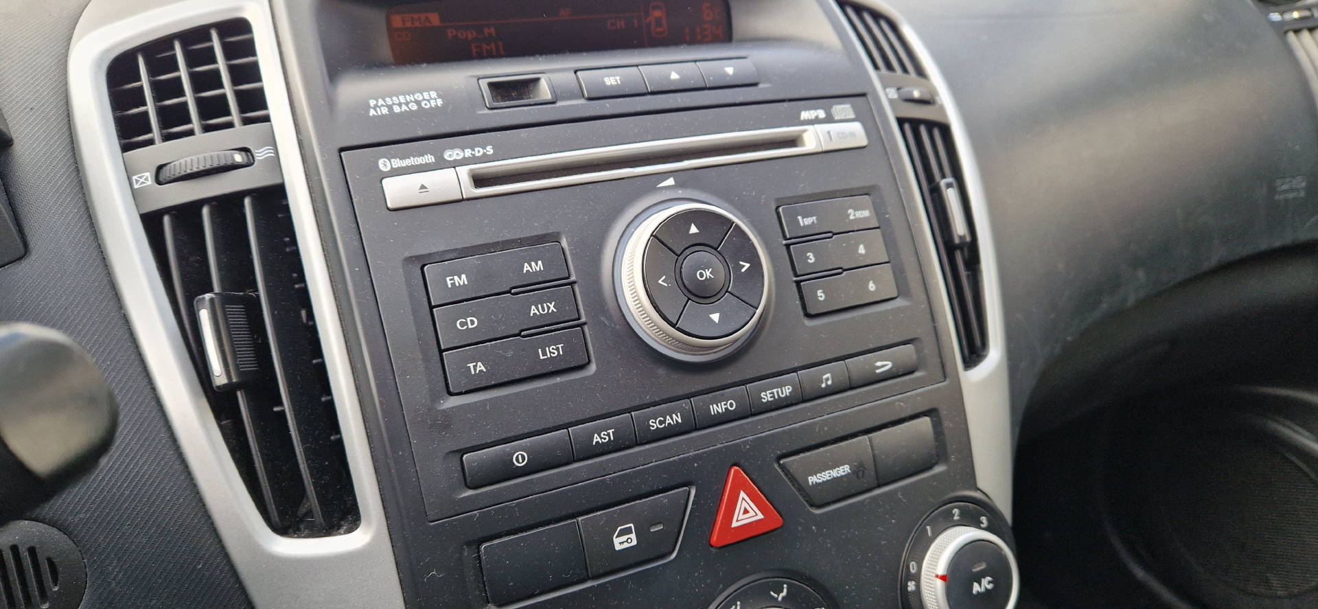 KIA Ceed 1.4 CVVT Seven-image-5