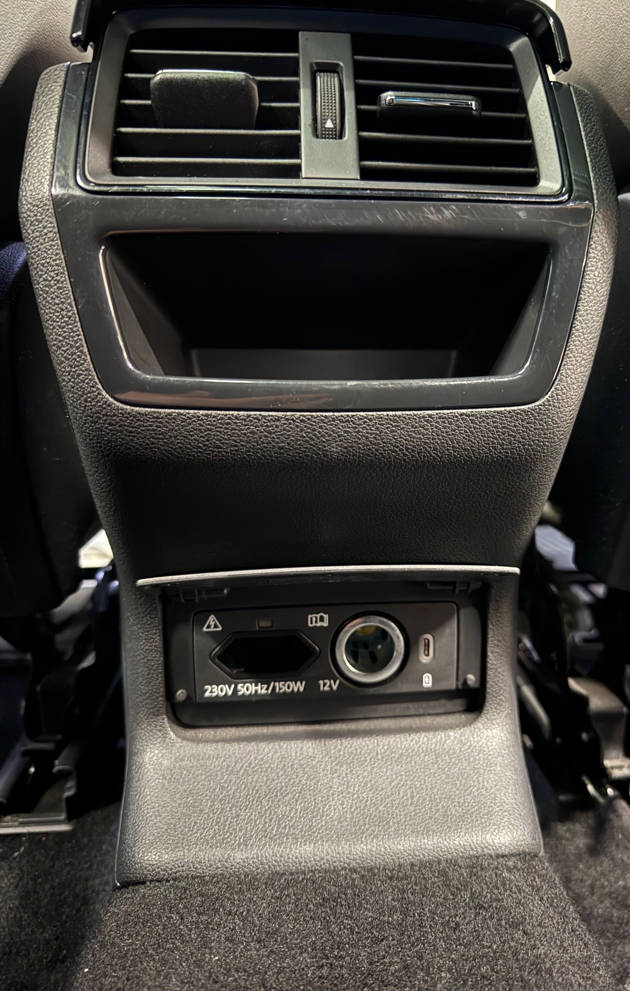 SKODA Kodiaq 2.0 TDI SCR SportLine 4x4 DSG-image-14
