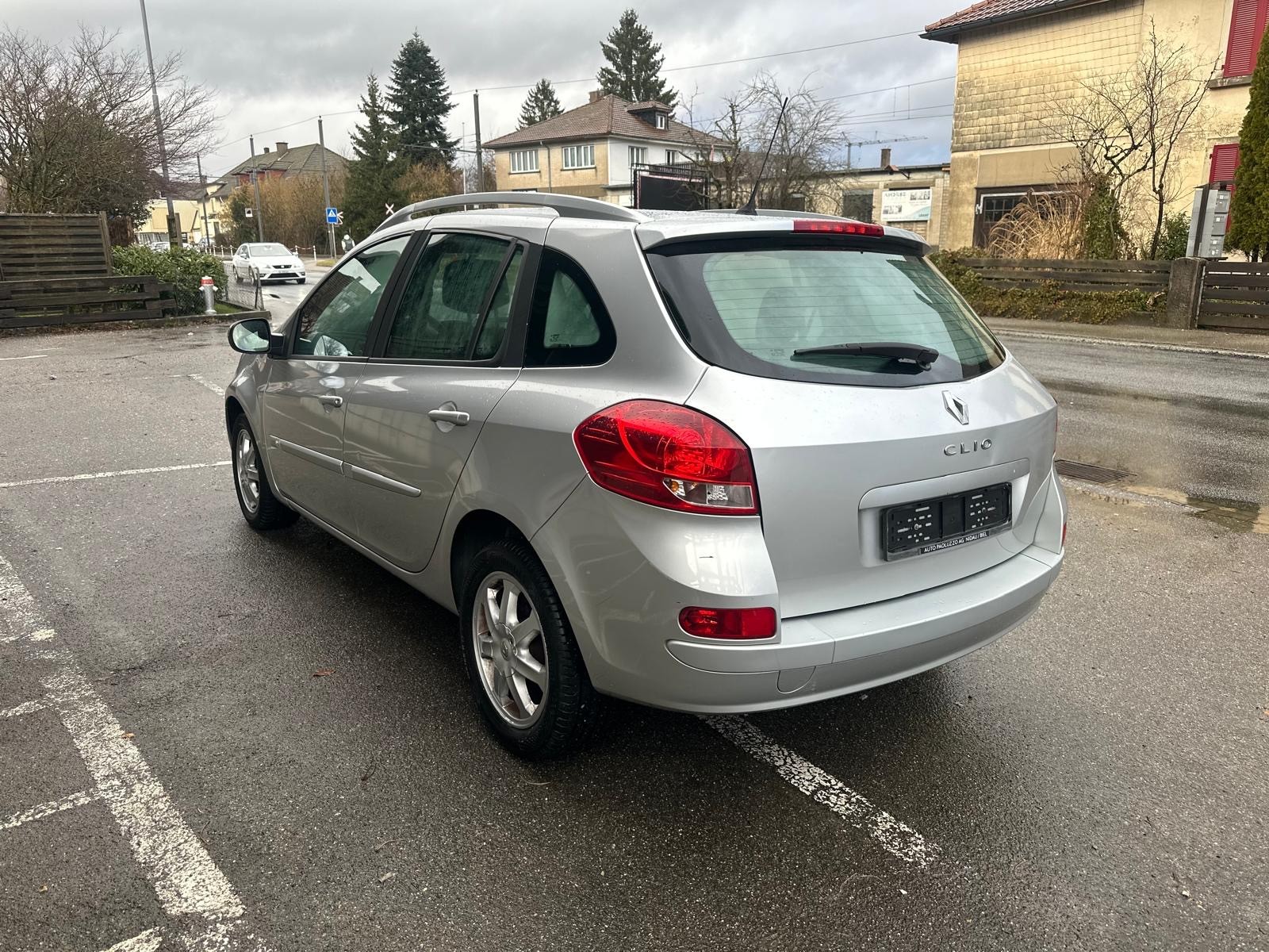 RENAULT Clio Grandtour 1.6 16V Dynamique-showroom-element-3
